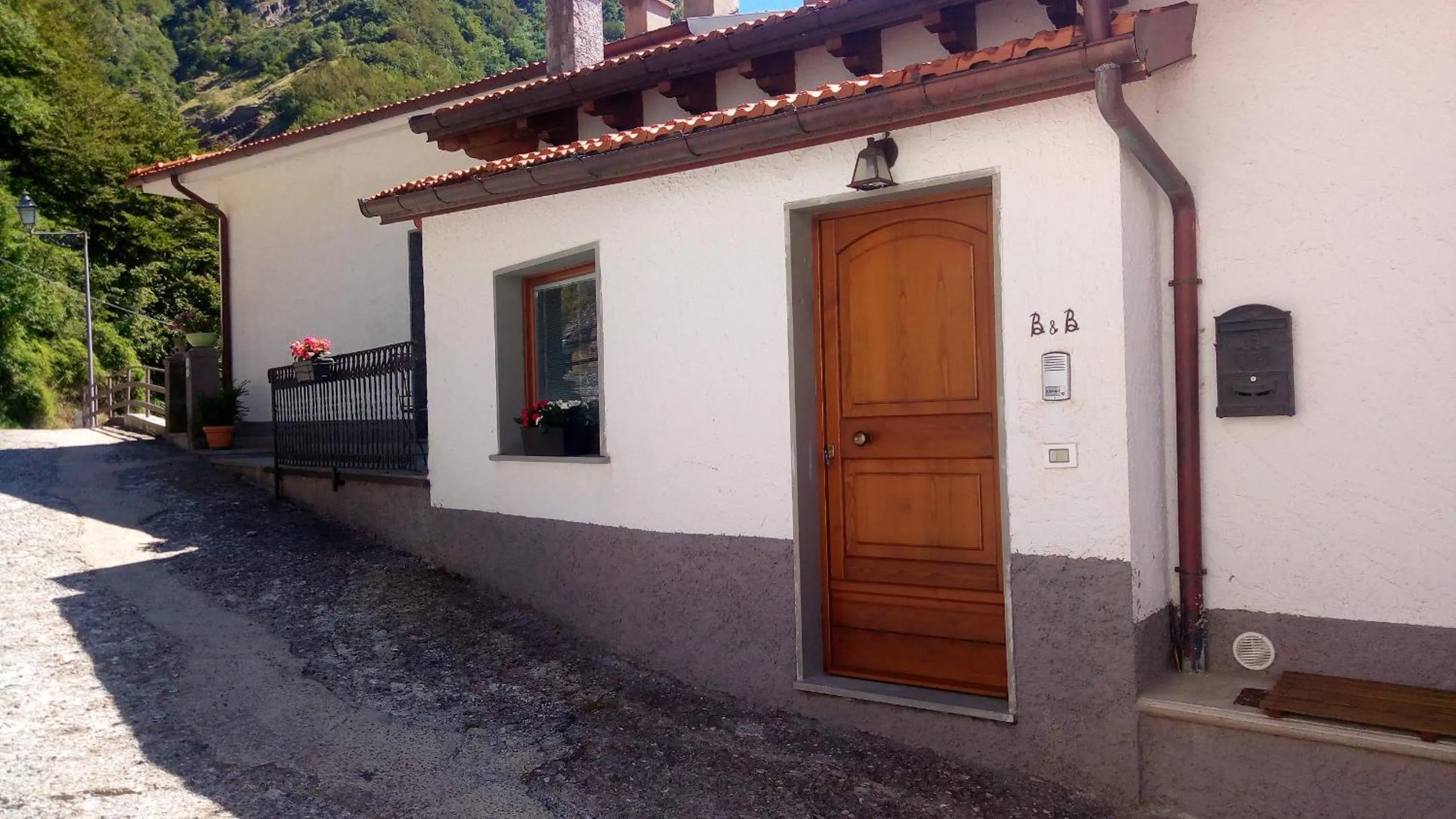 Facade/entrance in B&B La Bredia