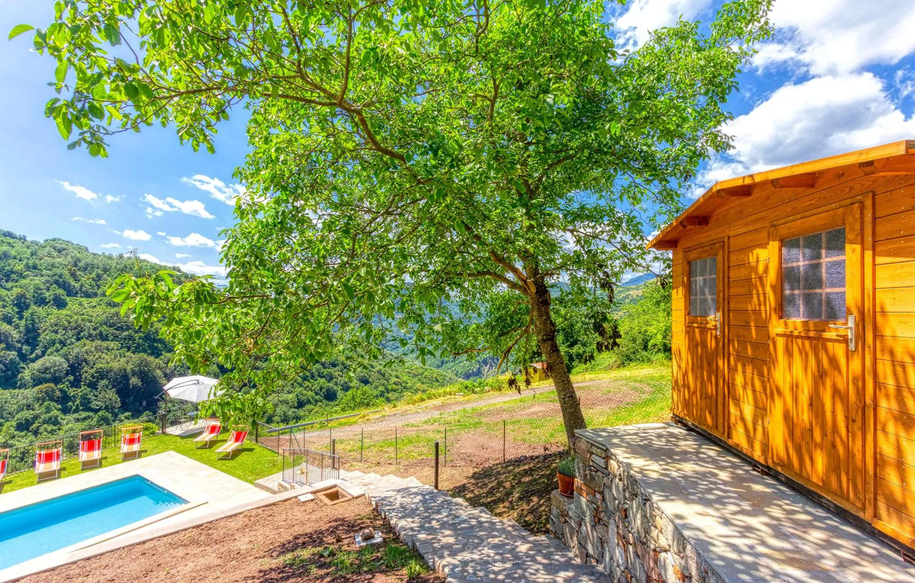 Pool view in B&B La Bredia