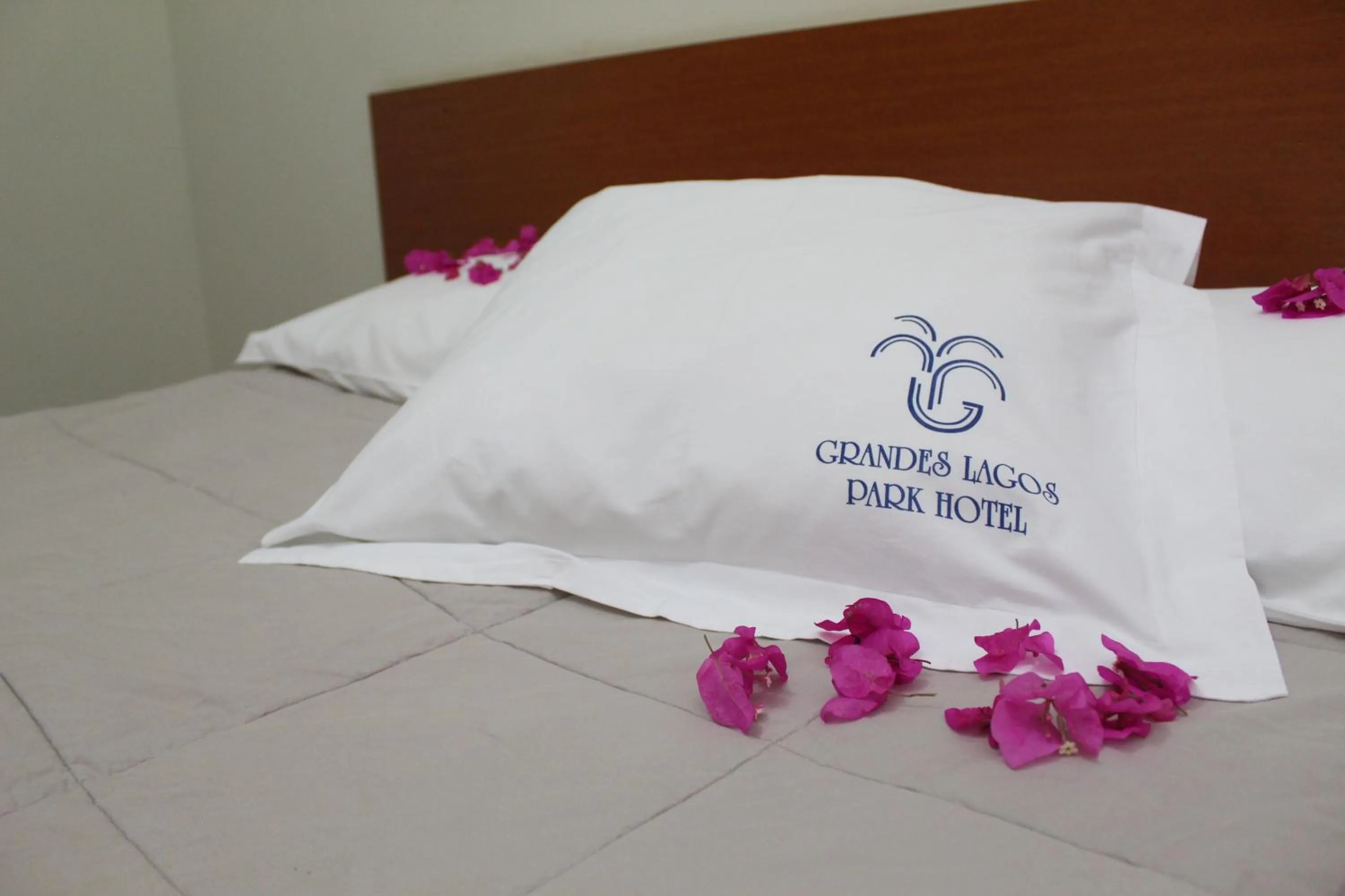 Bed in Grandes Lagos Park Hotel