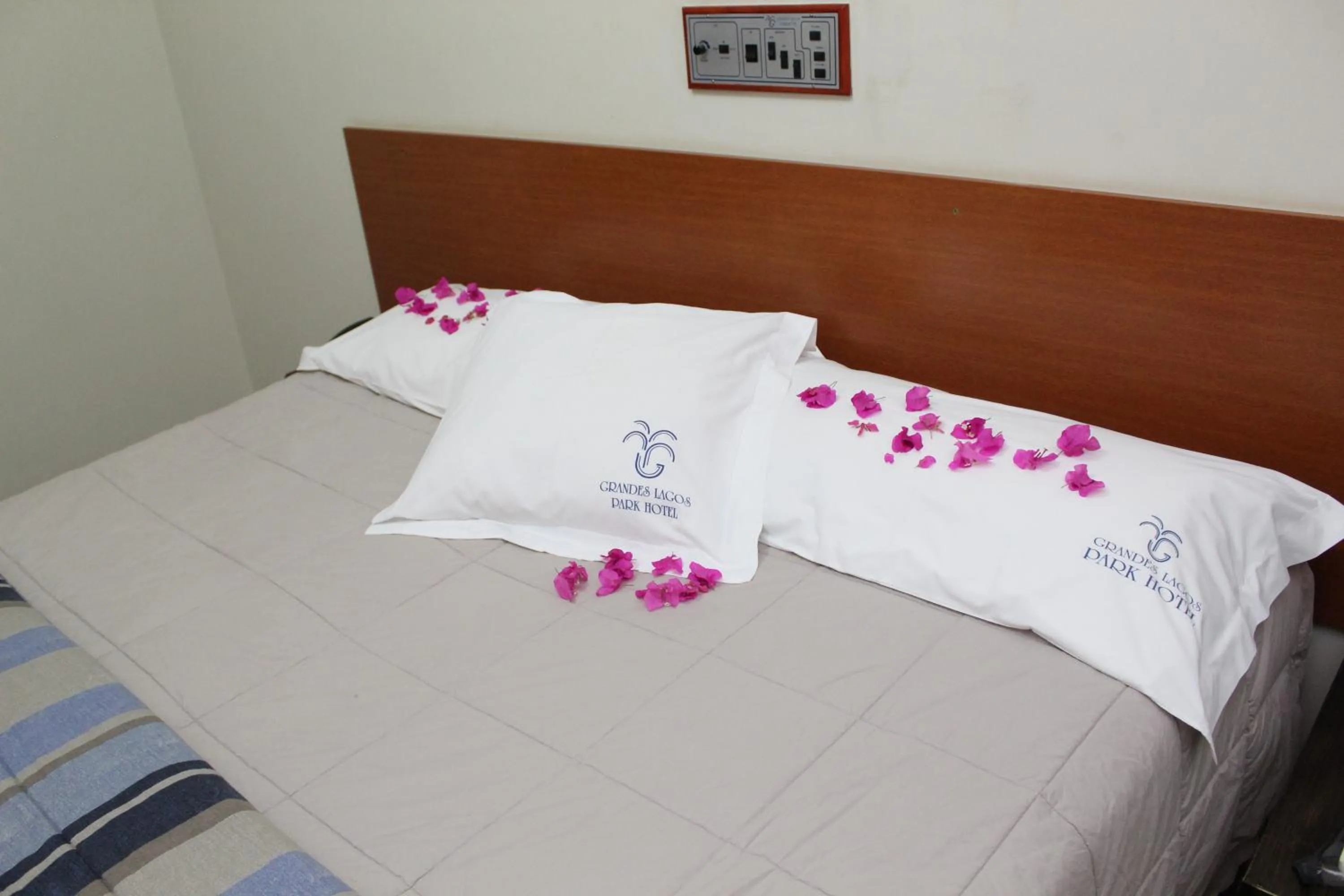Bed in Grandes Lagos Park Hotel