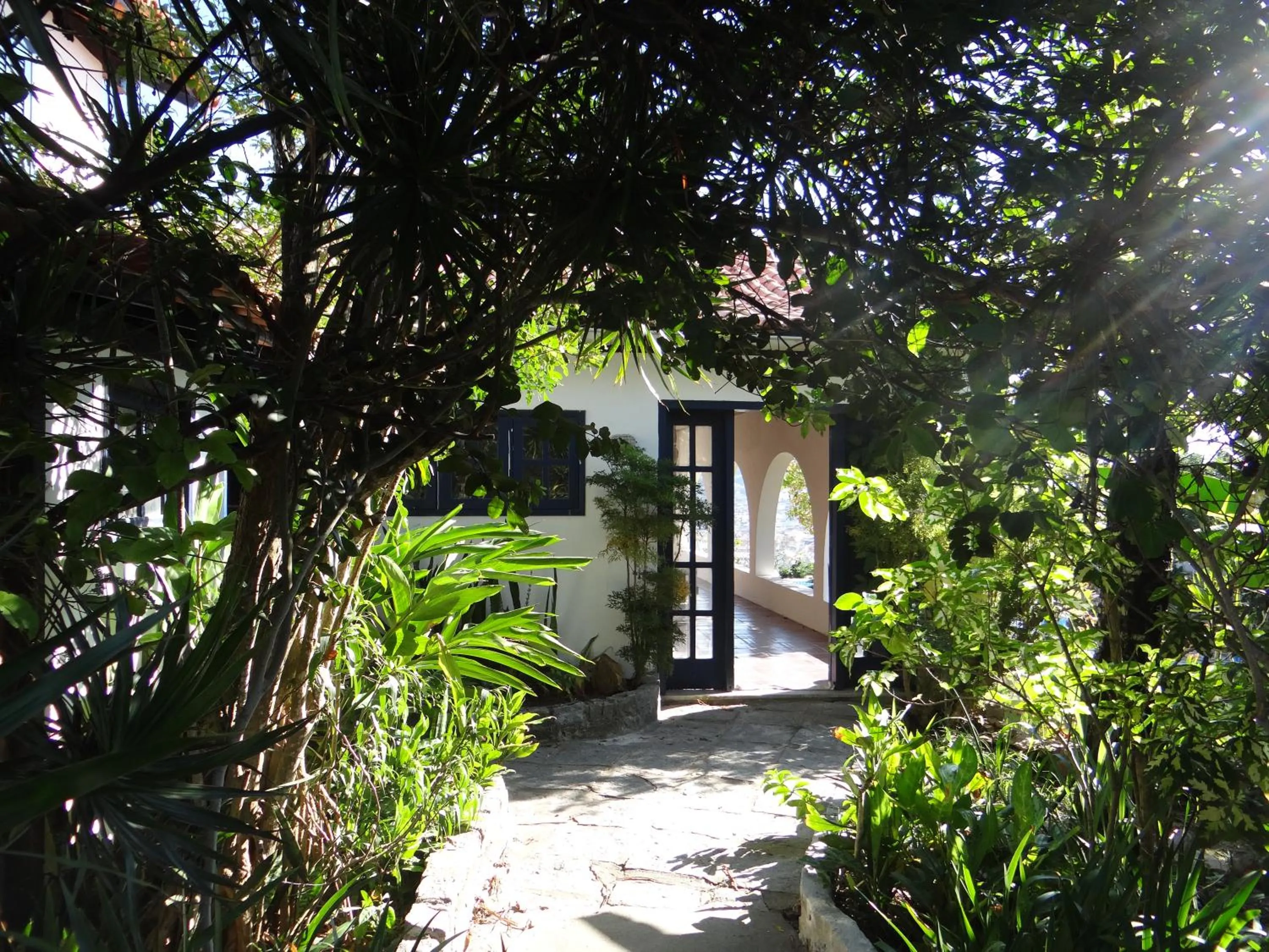 Facade/entrance in Casa Dos Arcos Bed and Breakfast
