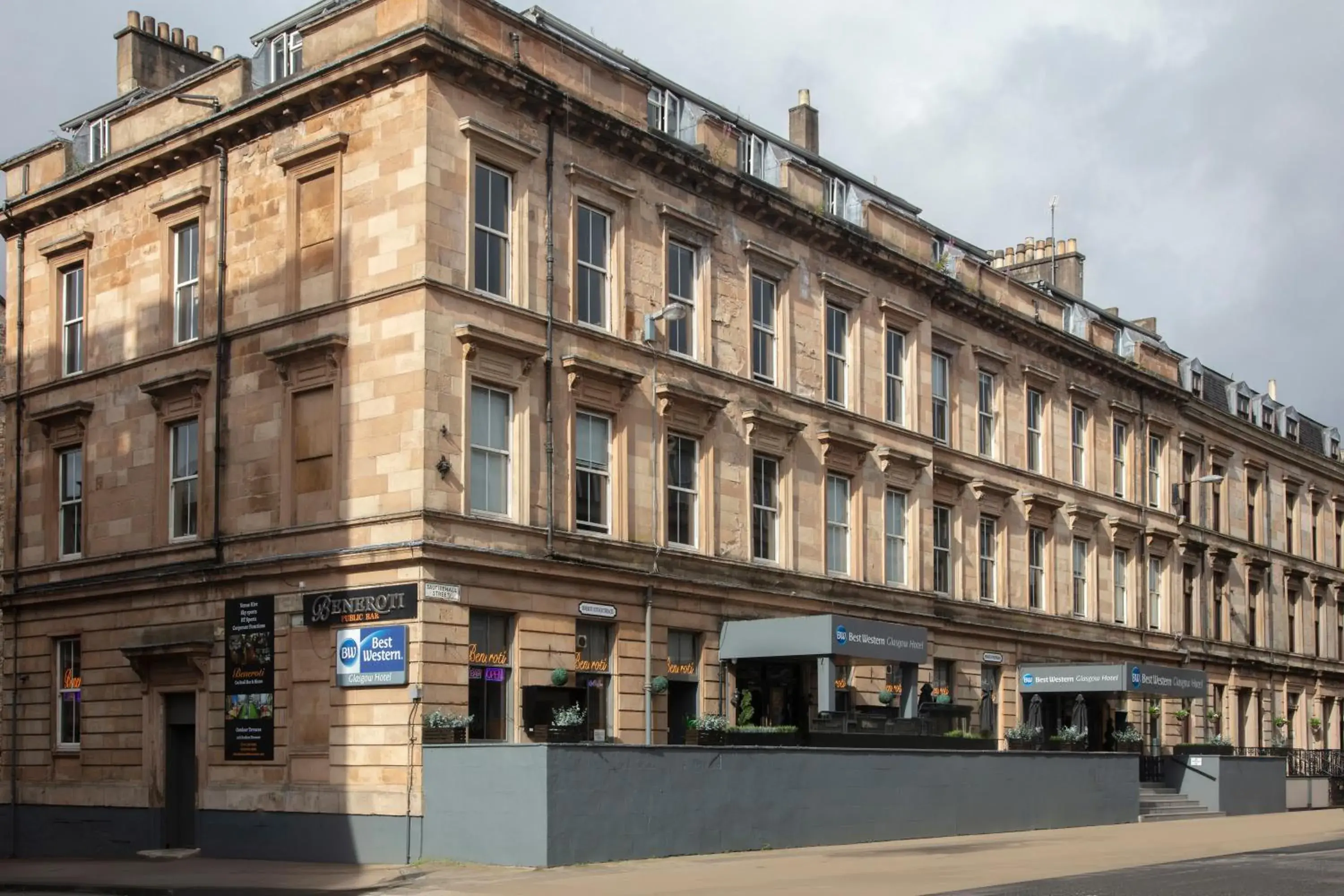 Property building in Best Western Glasgow Hotel Property building in Best Western Glasgow Hotel