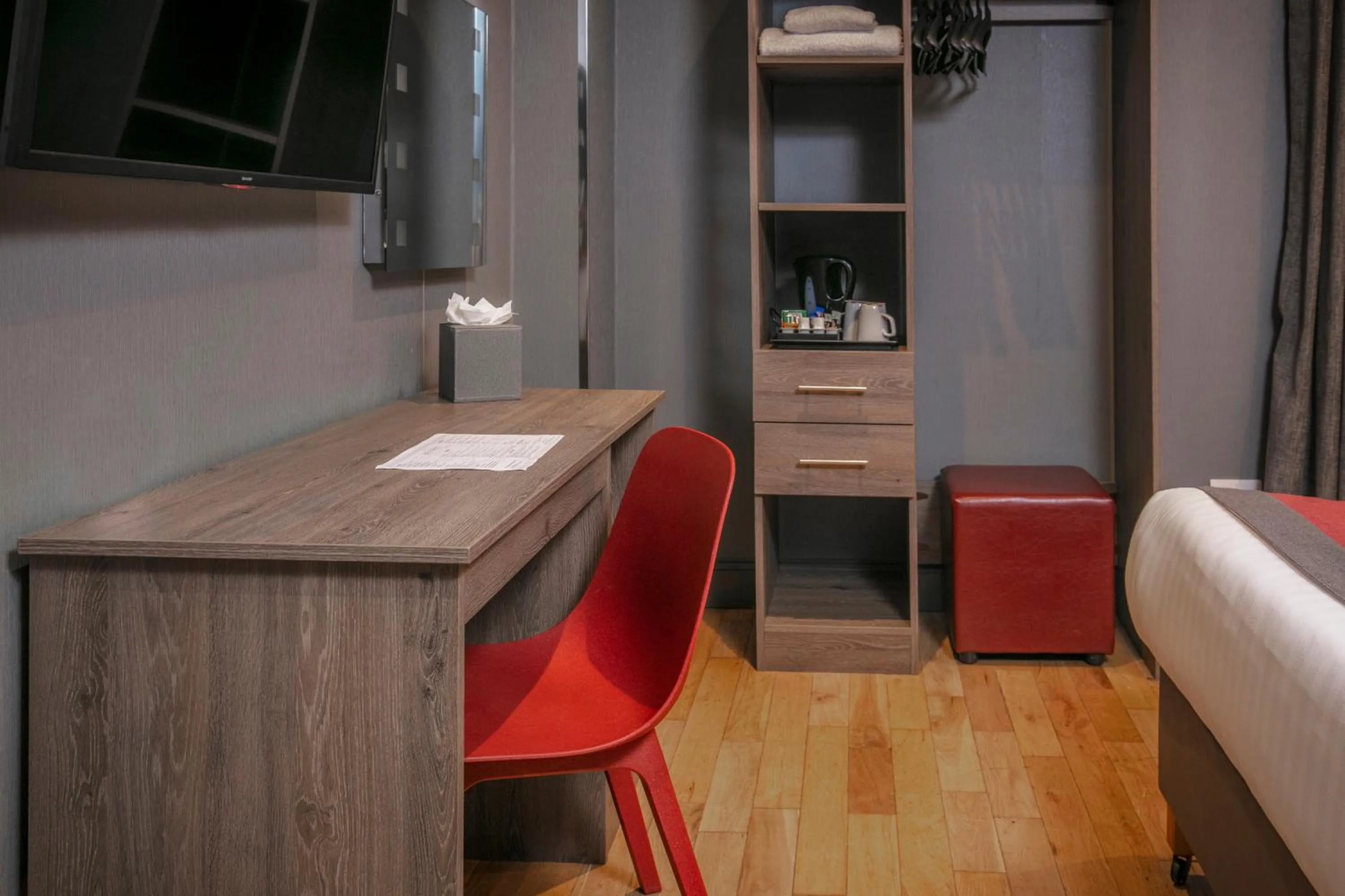 Bedroom in Best Western Glasgow Hotel