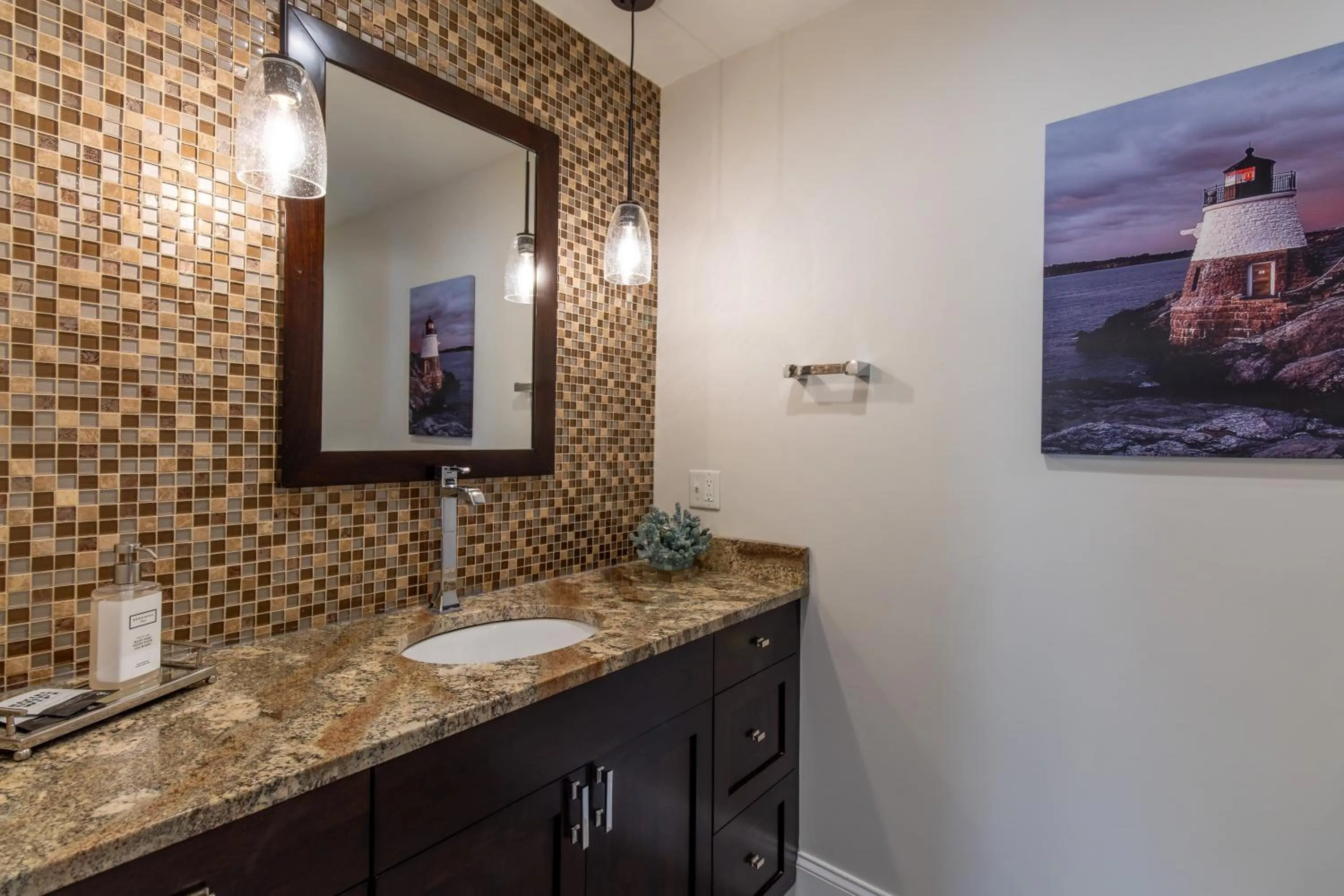 The Newport Lofts - 548 Thames Street