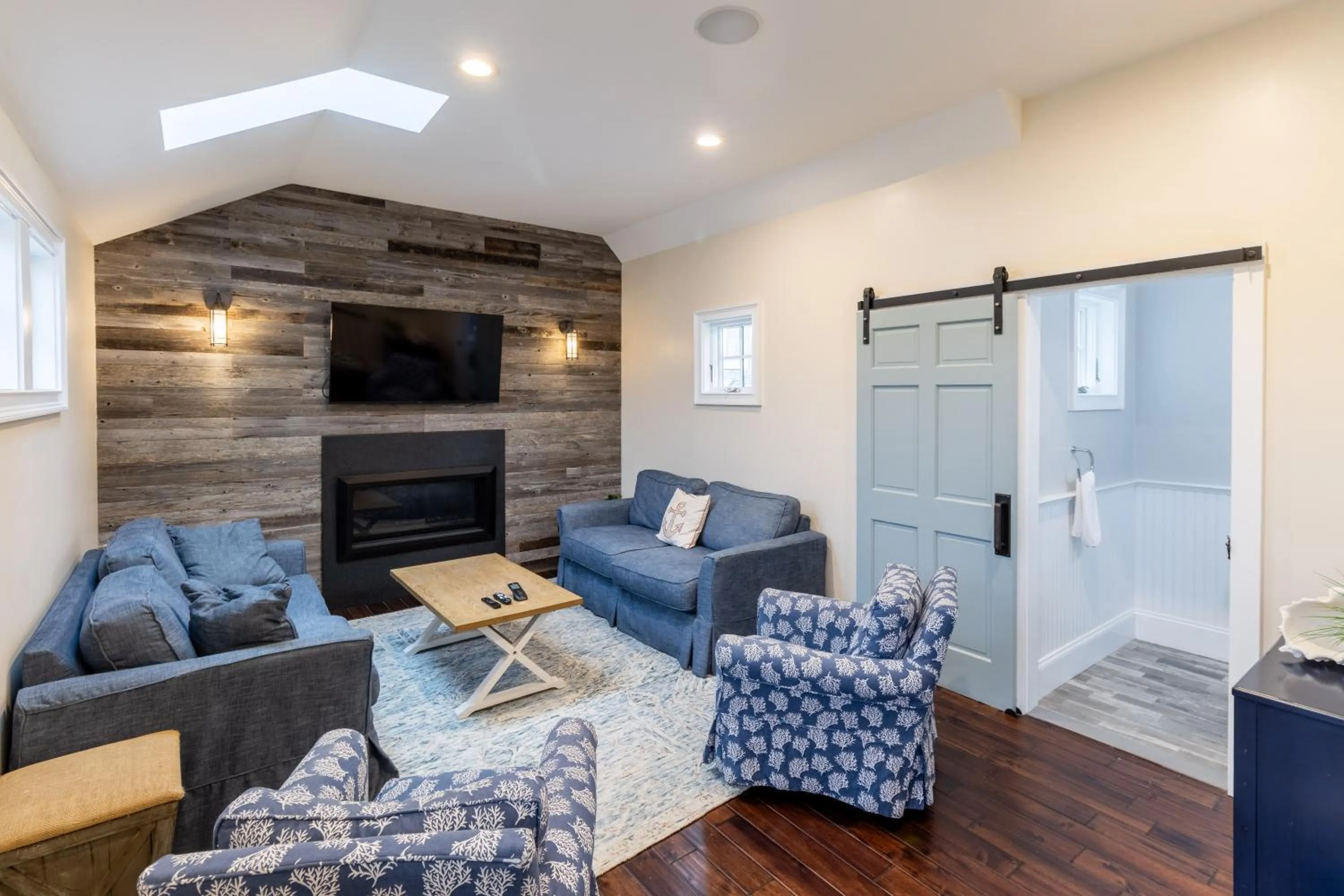 The Newport Lofts - 546 Thames Street