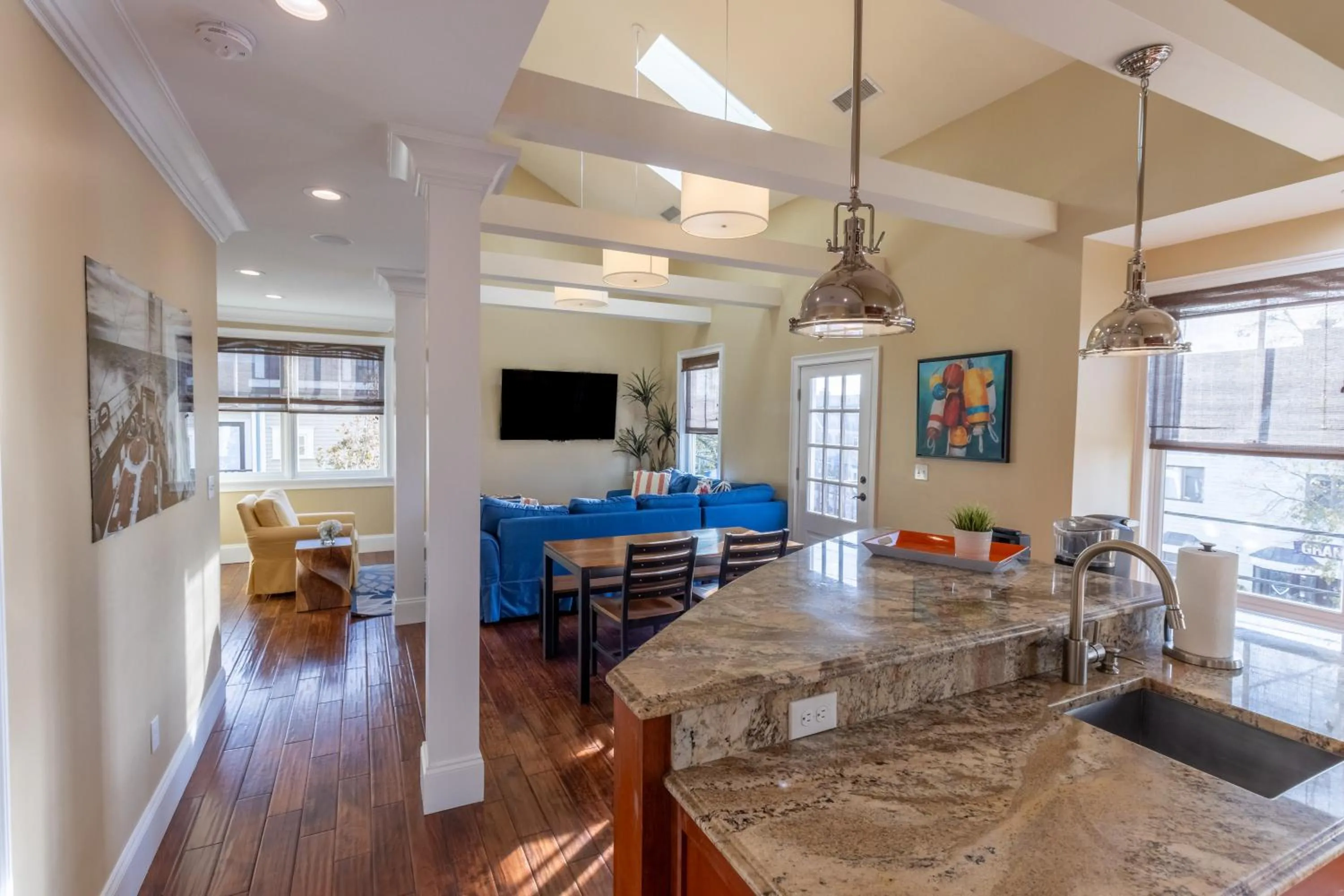 The Newport Lofts - 546 Thames Street