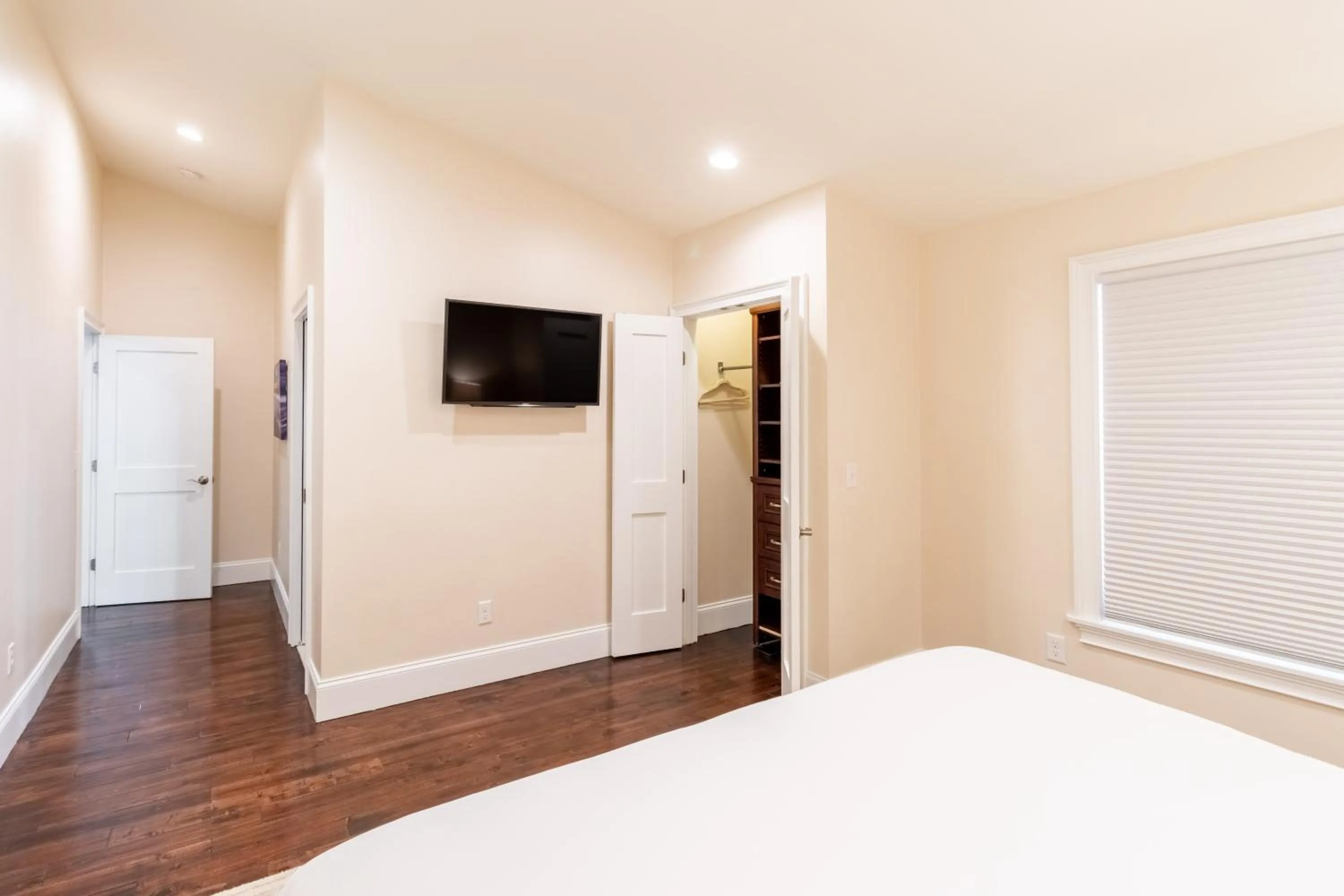 Bed in The Newport Lofts - 359 Thames Street