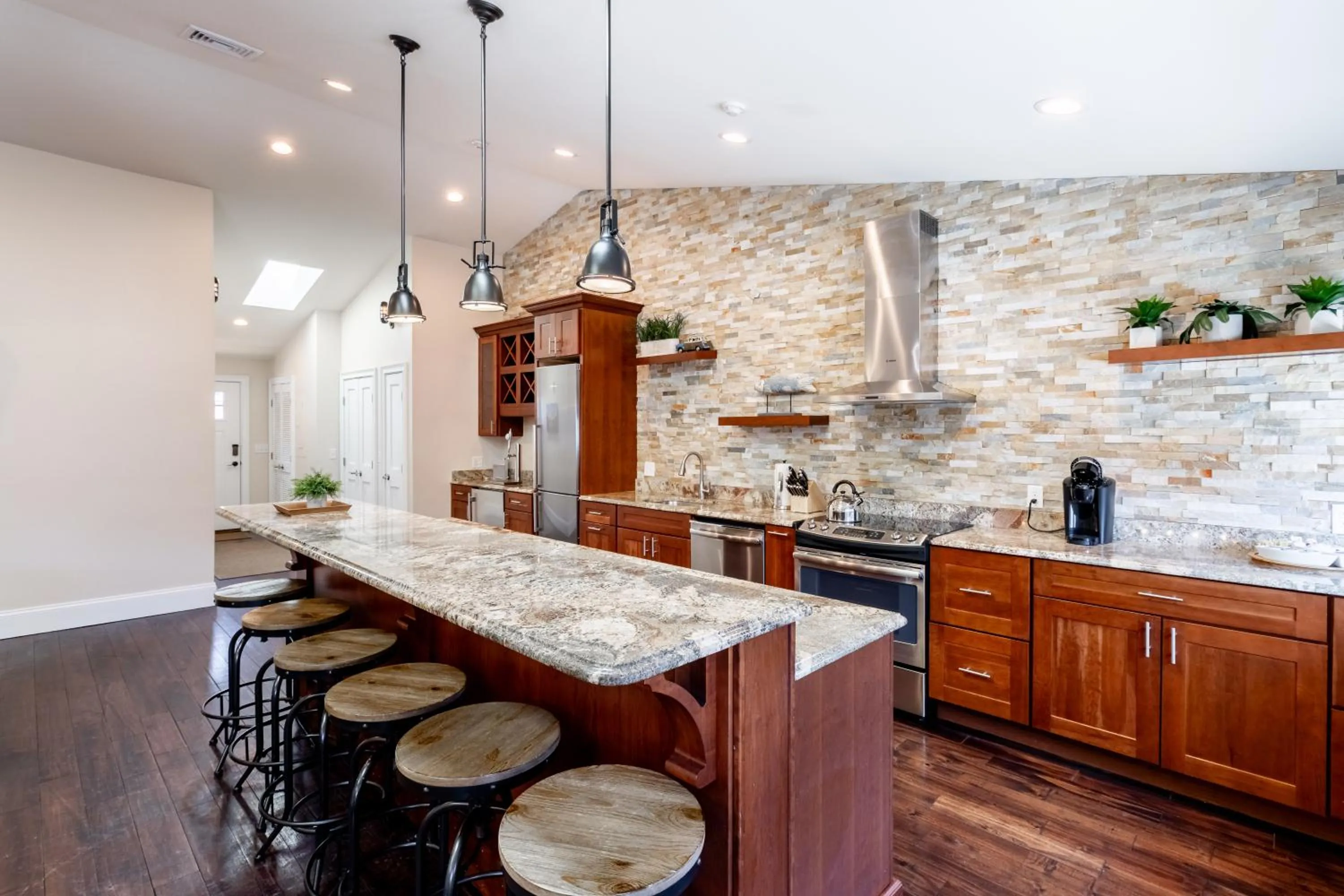 The Newport Lofts - 359 Thames Street