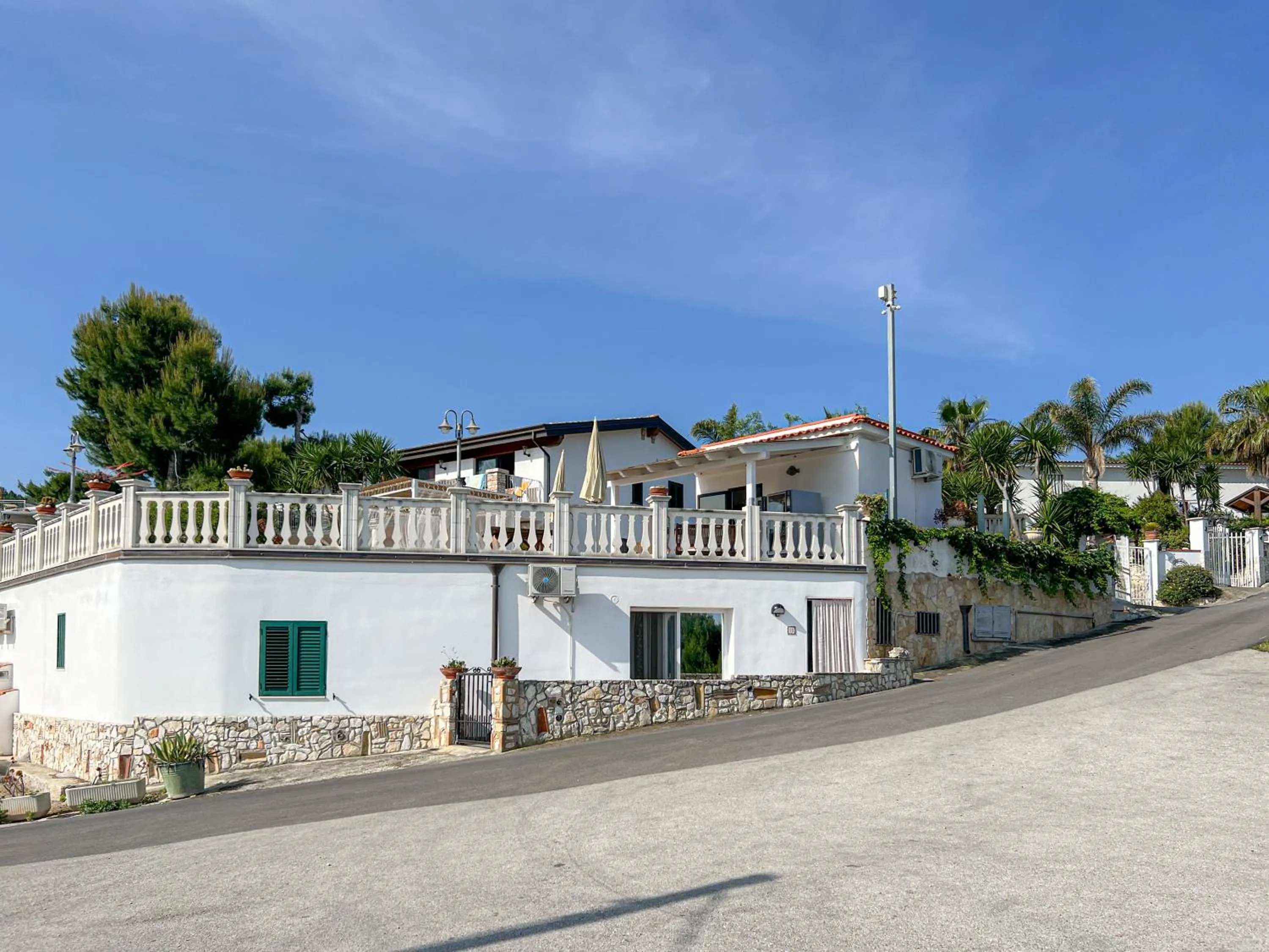 Property building in Appartamenti Serena