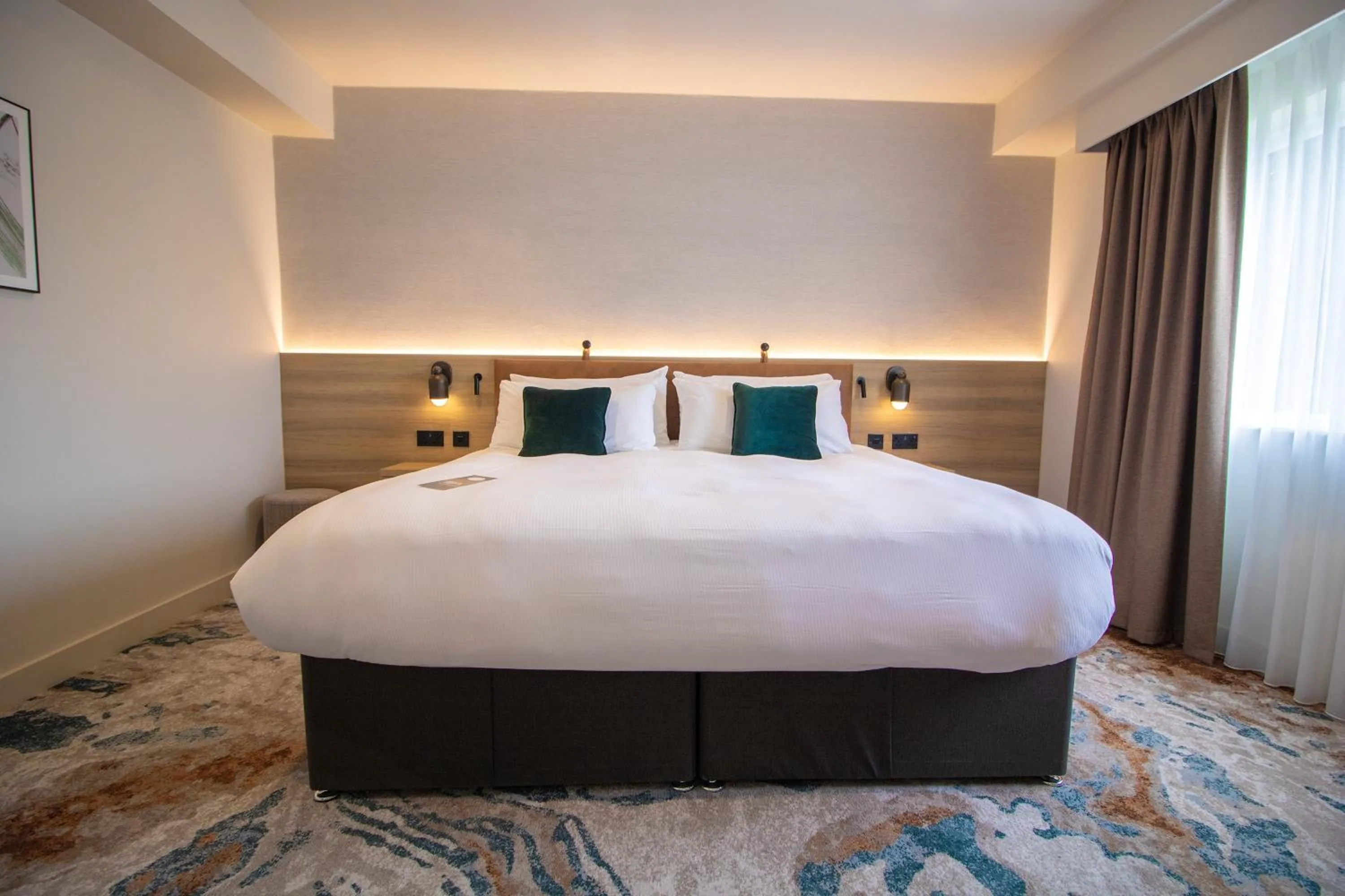 Photo of the whole room, Bed in voco Rockingham Forest Corby by IHG