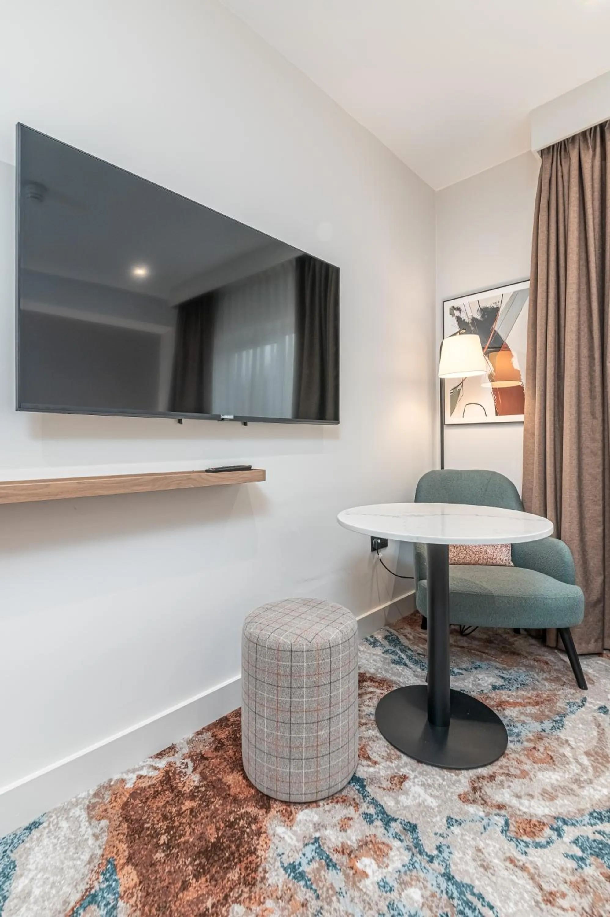 TV and multimedia in Best Western Rockingham Forest Hotel