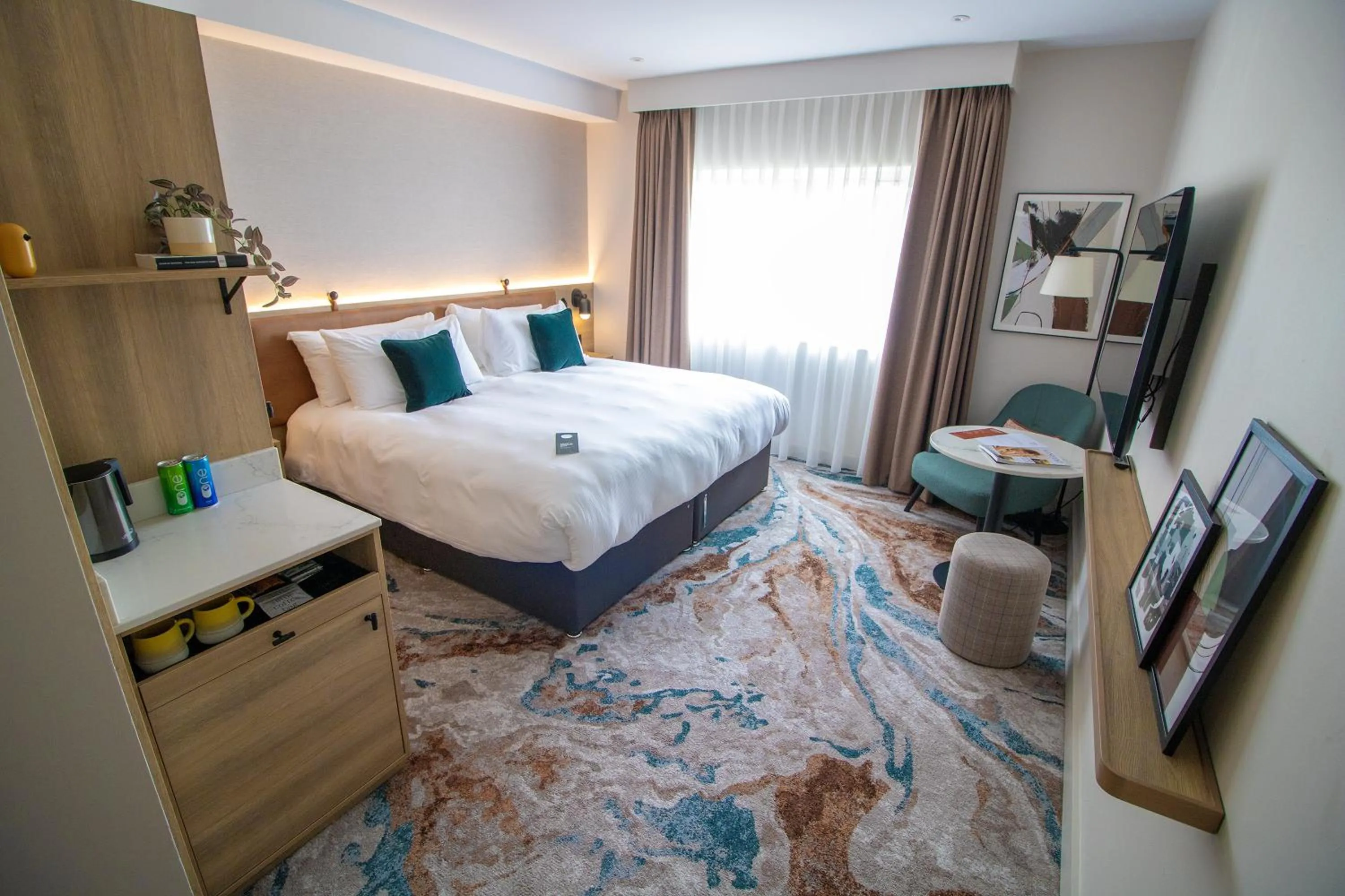 Photo of the whole room, Bed in voco Rockingham Forest Corby by IHG