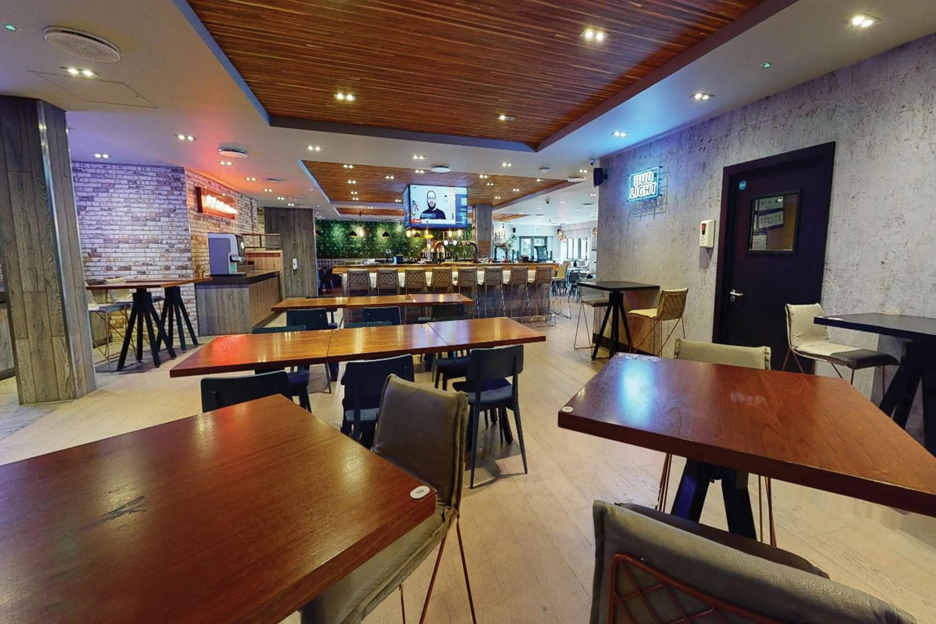 Restaurant/places to eat in Village Hotel Manchester Bury