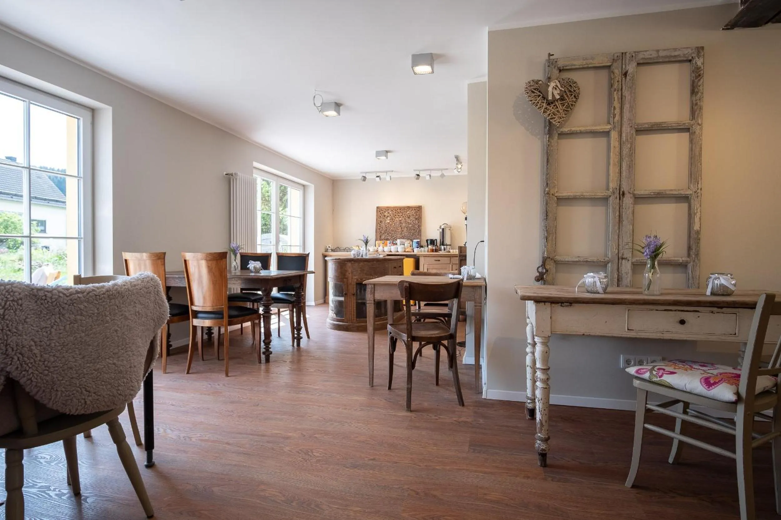 Restaurant/places to eat in Landhotel Eifellust