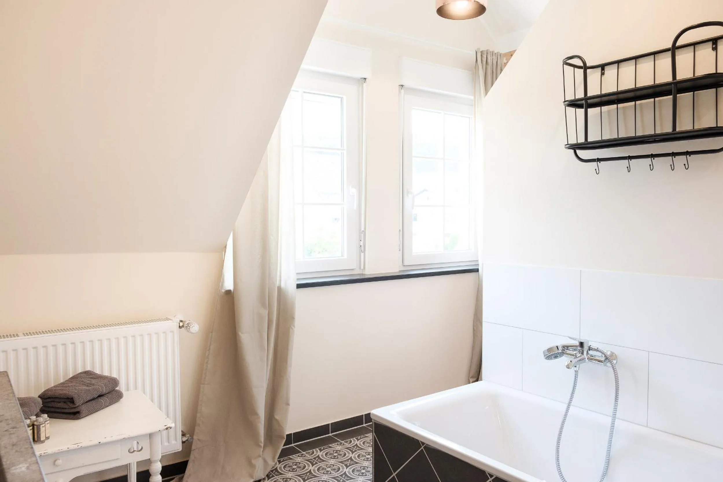 Bathroom, Bed in Landhotel Eifellust