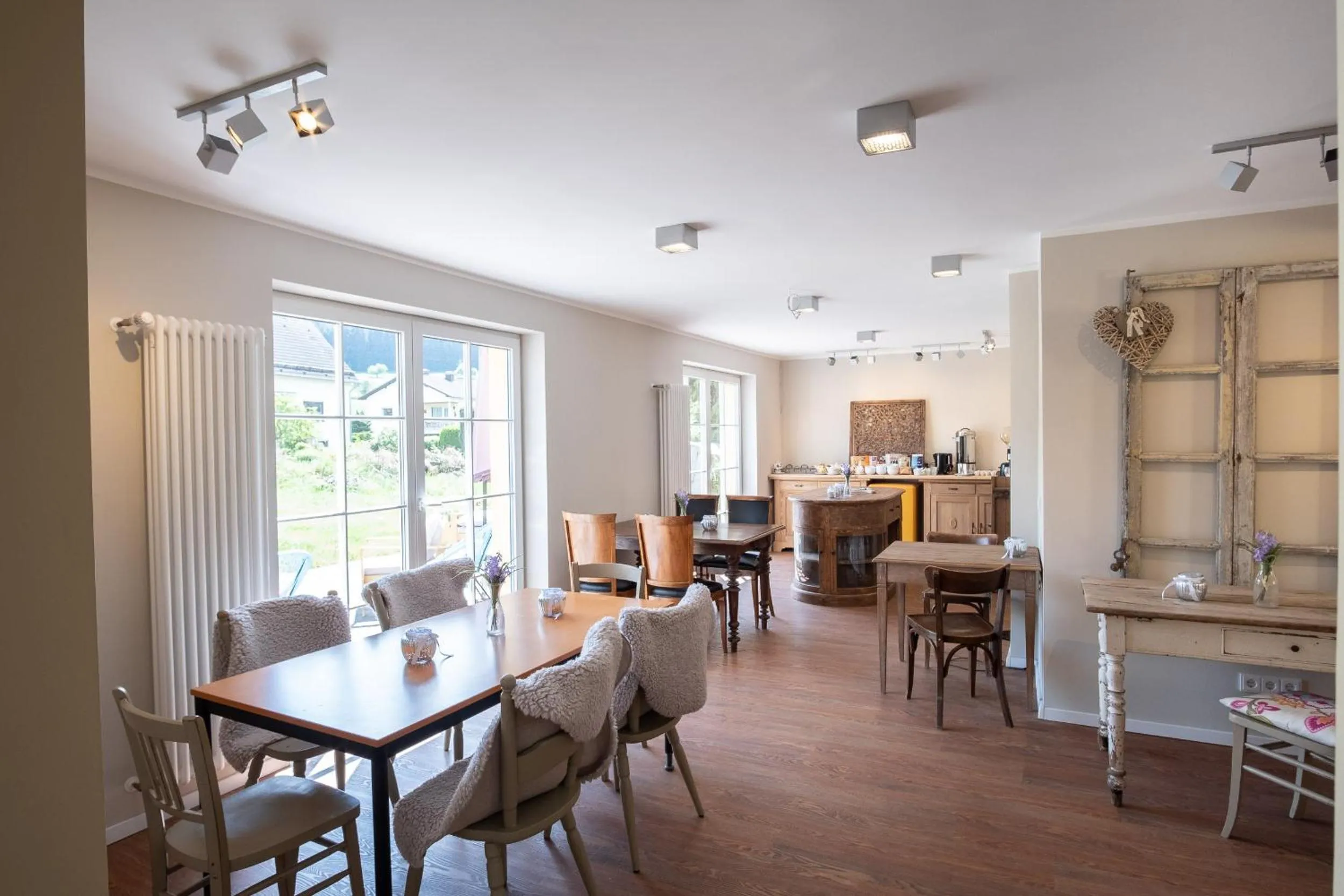 Restaurant/places to eat in Landhotel Eifellust