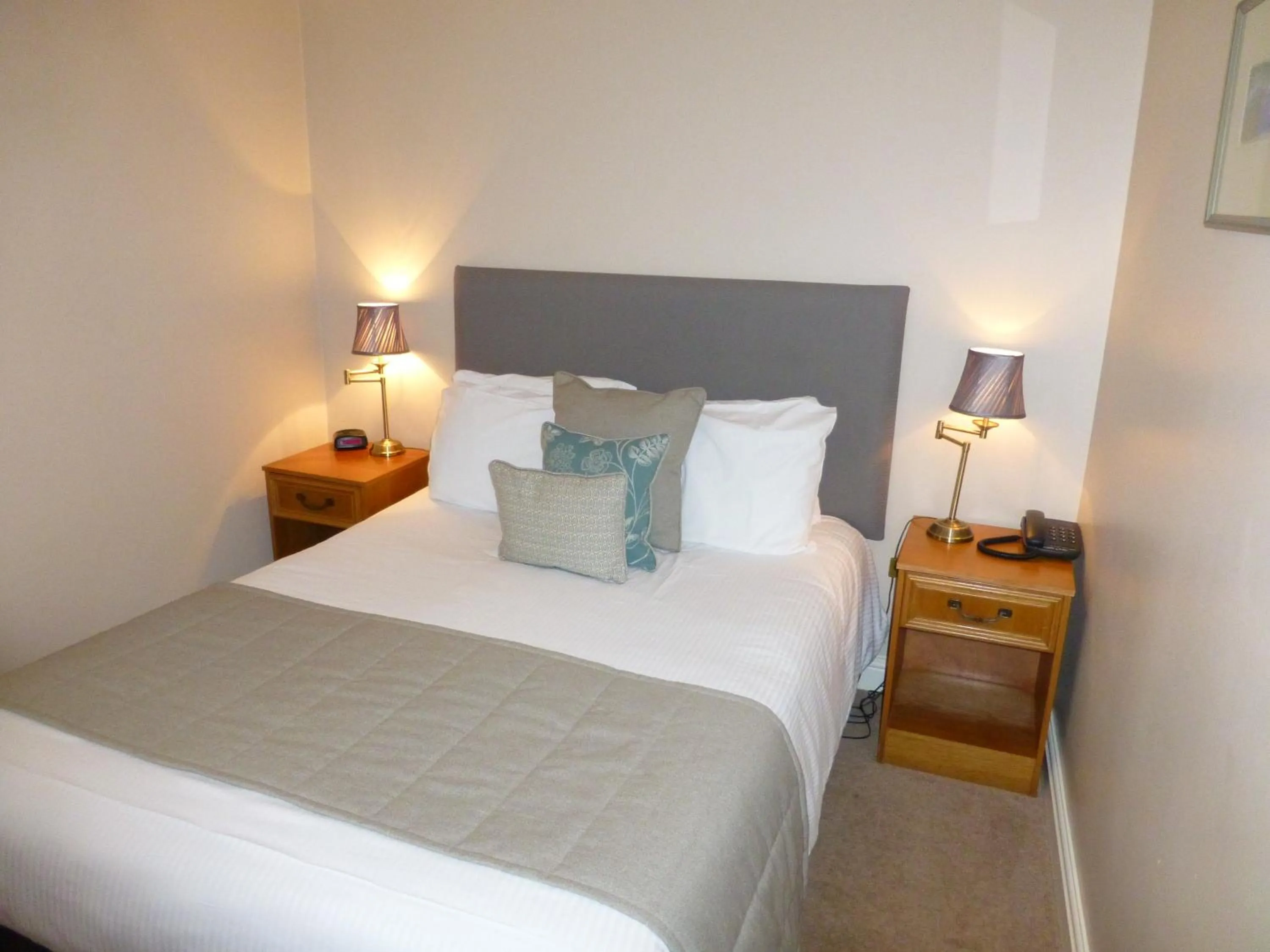 Bedroom, Bed in The Speech House