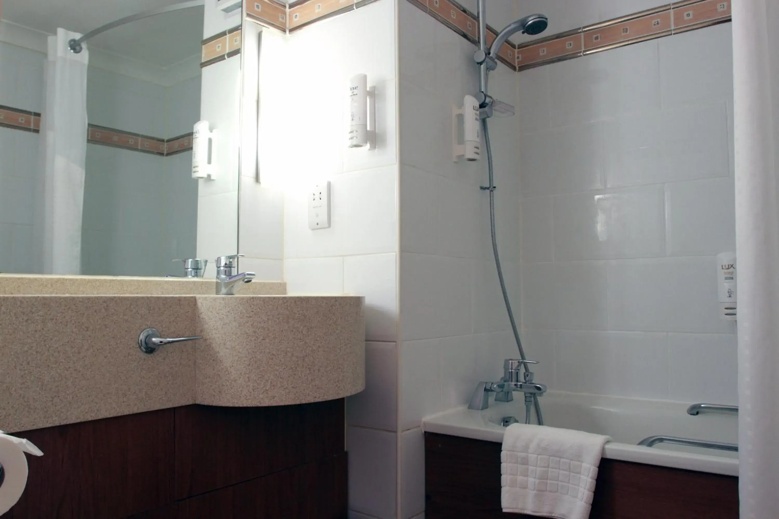 Photo of the whole room in Holiday Inn A55 Chester West by IHG Photo of the whole room in Holiday Inn A55 Chester West by IHG