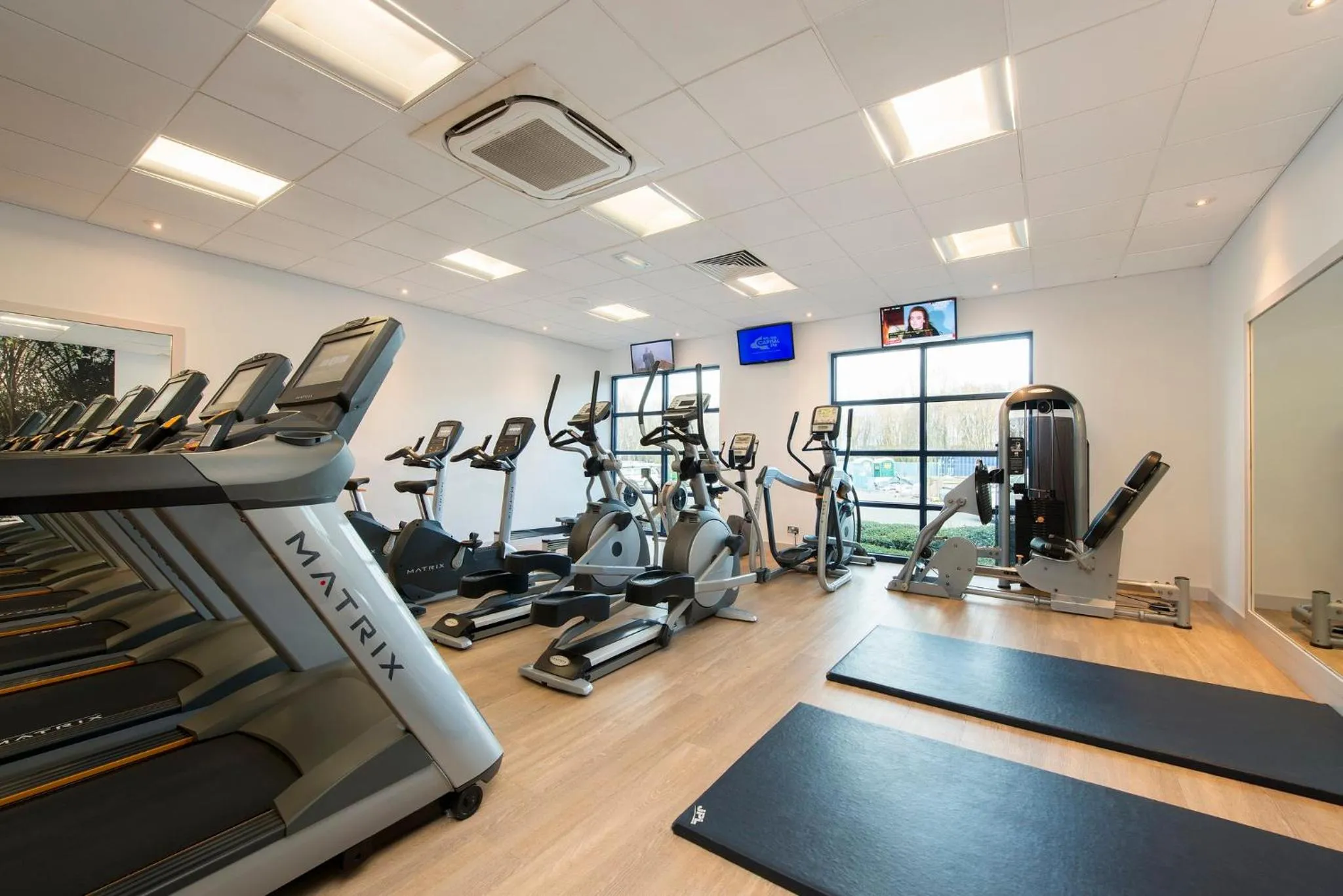 Fitness centre/facilities in Holiday Inn London-Shepperton by IHG