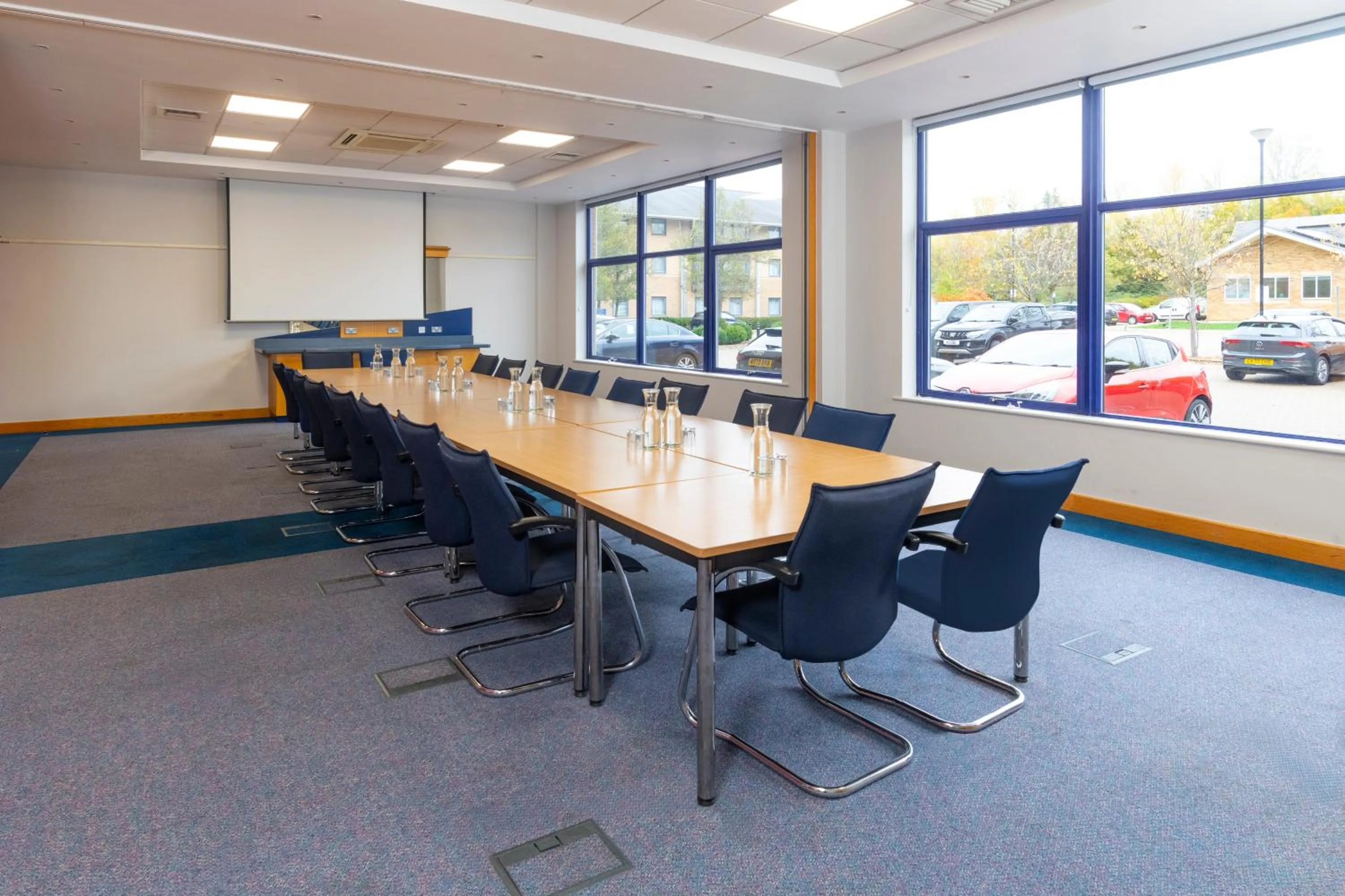 Meeting/conference room in Holiday Inn Express Milton Keynes by IHG