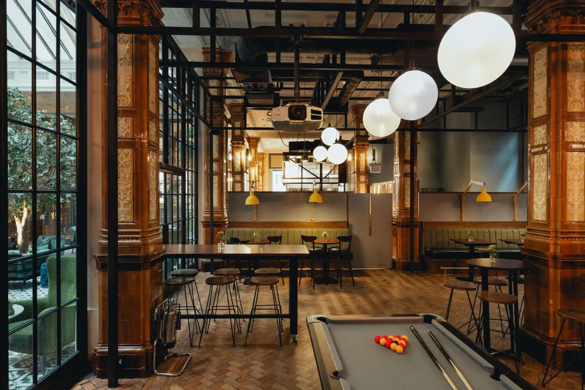 Lounge or bar in Kimpton Clocktower by IHG Lounge or bar in Kimpton Clocktower by IHG