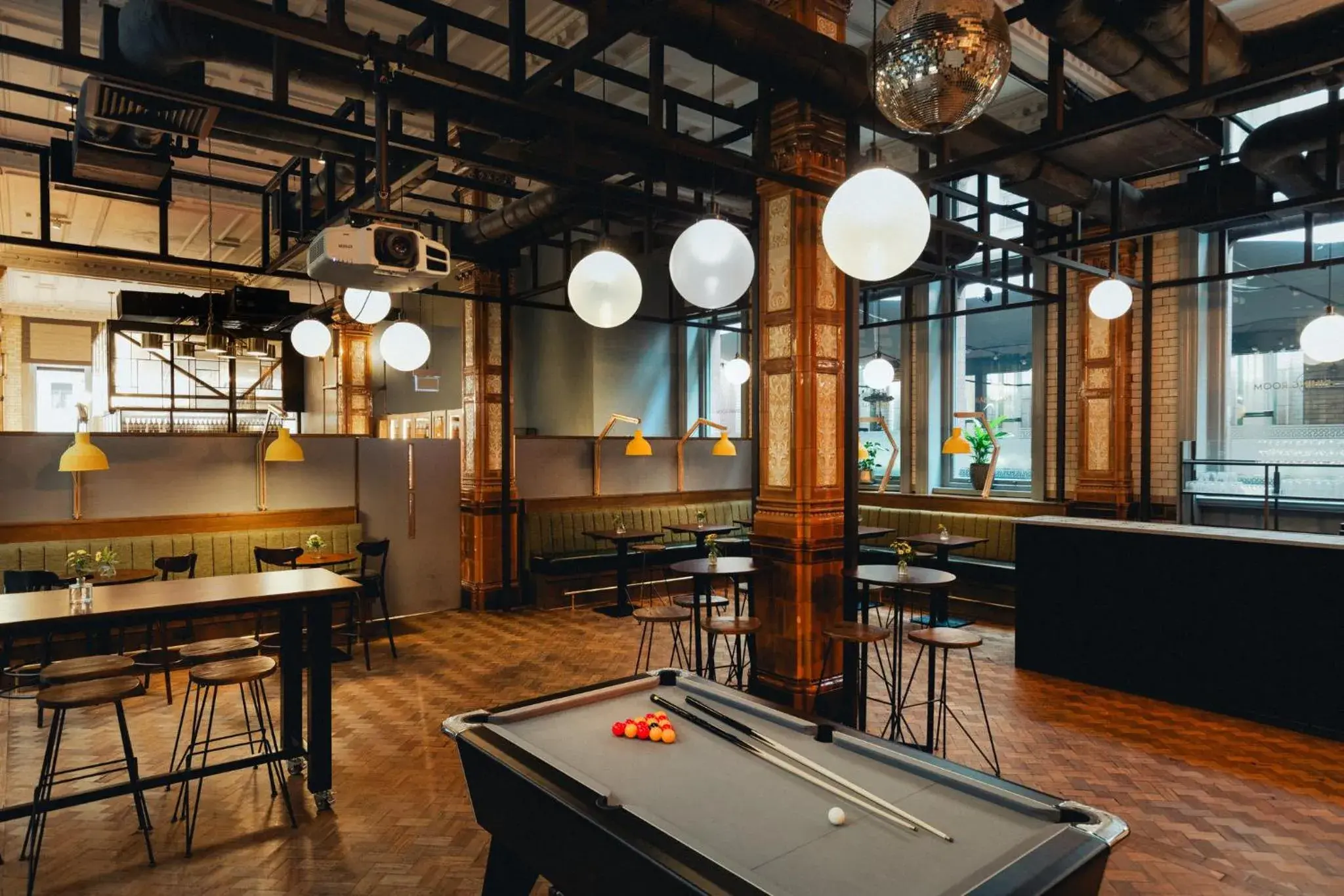 Lounge or bar in Kimpton Clocktower by IHG Lounge or bar in Kimpton Clocktower by IHG