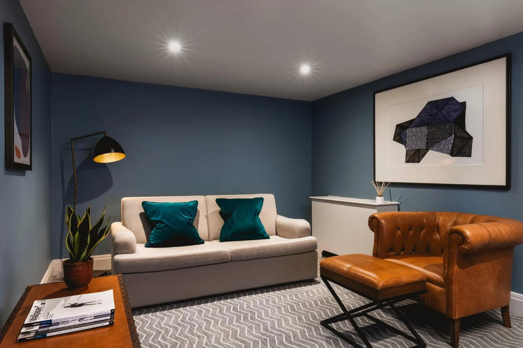 Photo of the whole room in Kimpton Clocktower by IHG