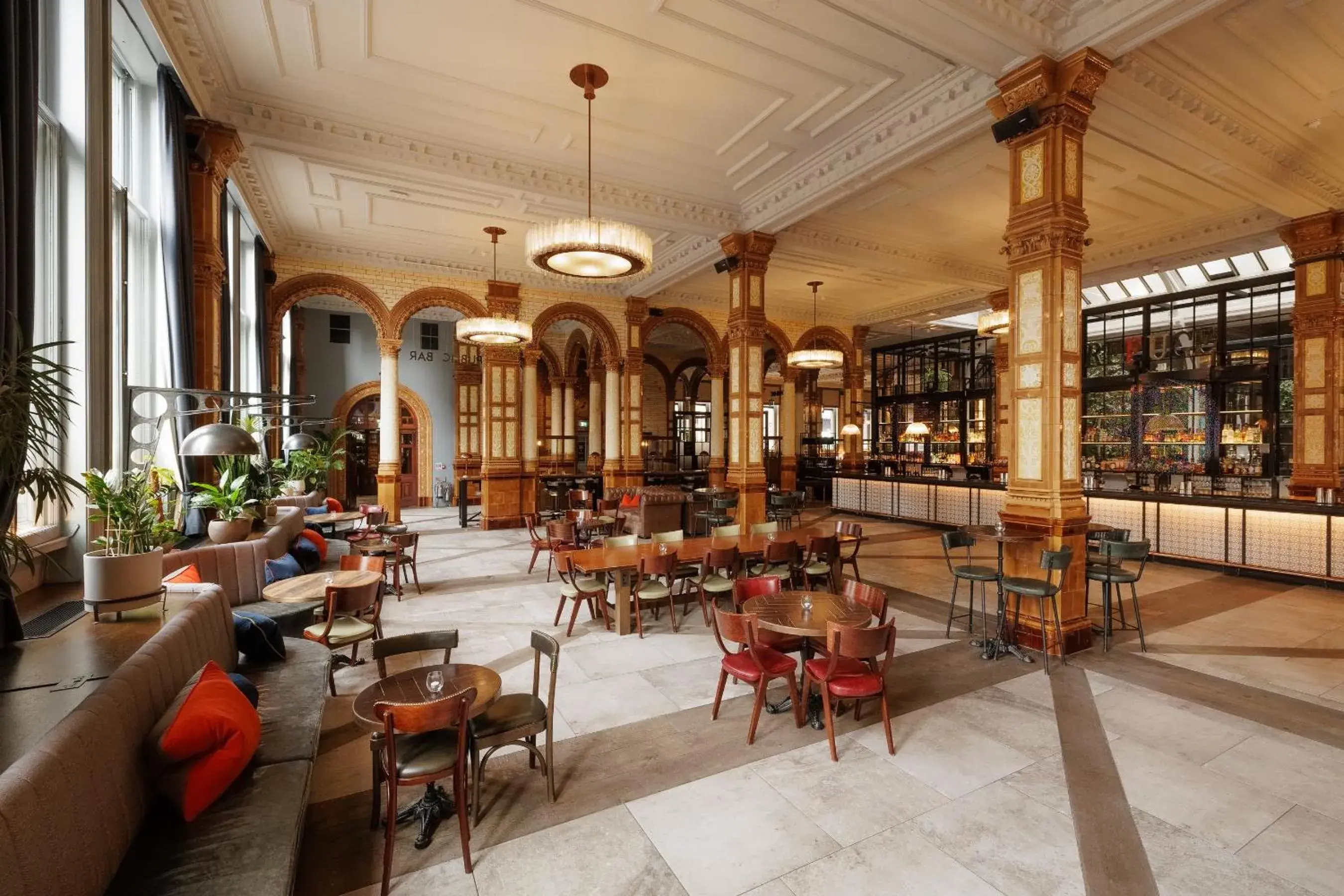 Lounge or bar in Kimpton Clocktower by IHG Lounge or bar in Kimpton Clocktower by IHG