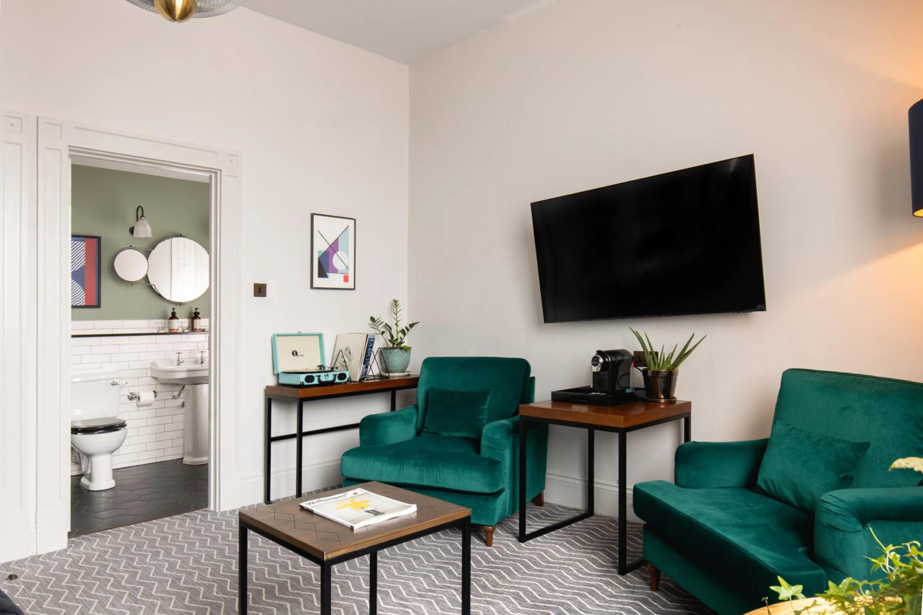 TV and multimedia in Kimpton Clocktower by IHG