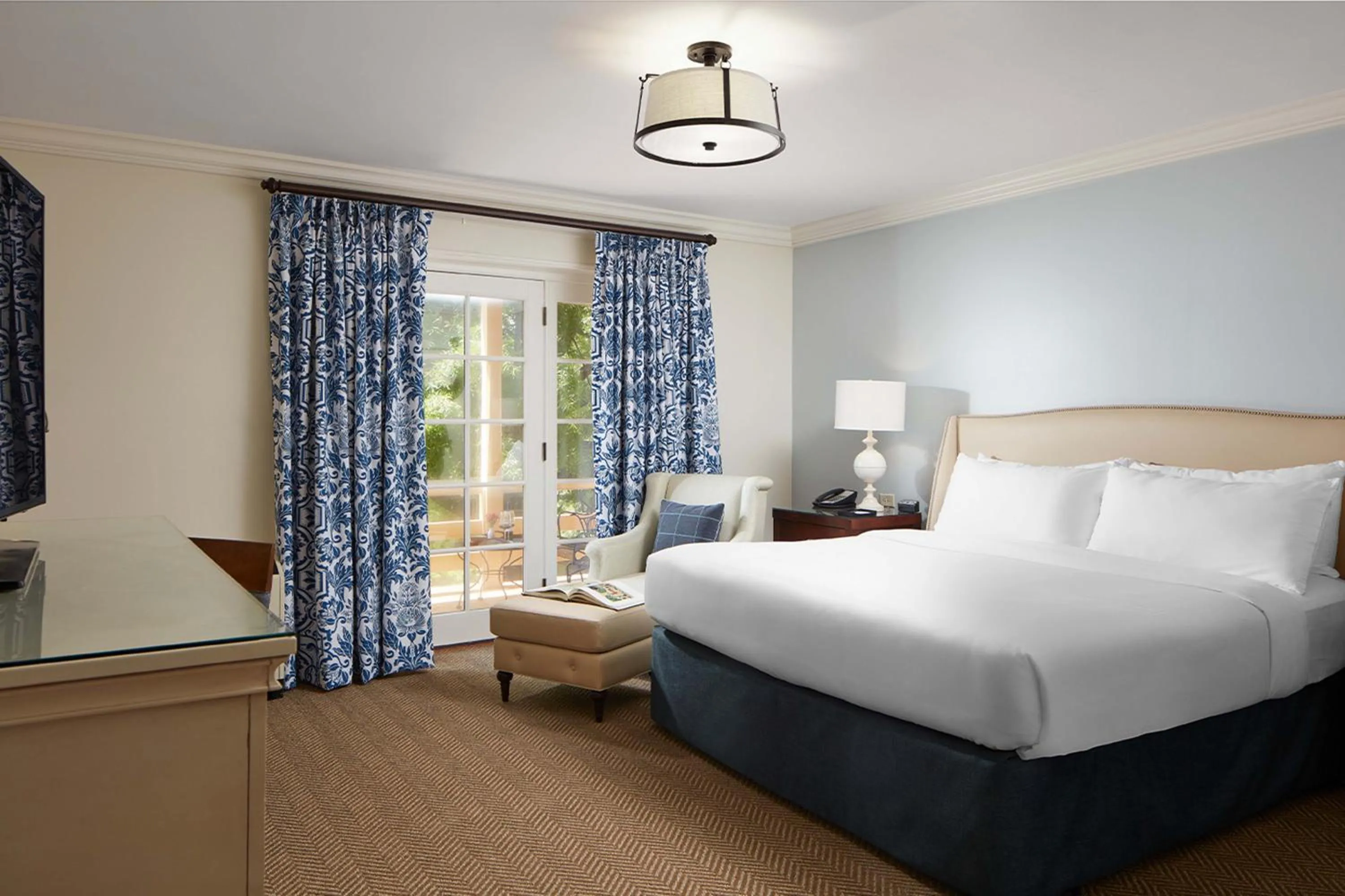 Bed in Boar's Head Resort