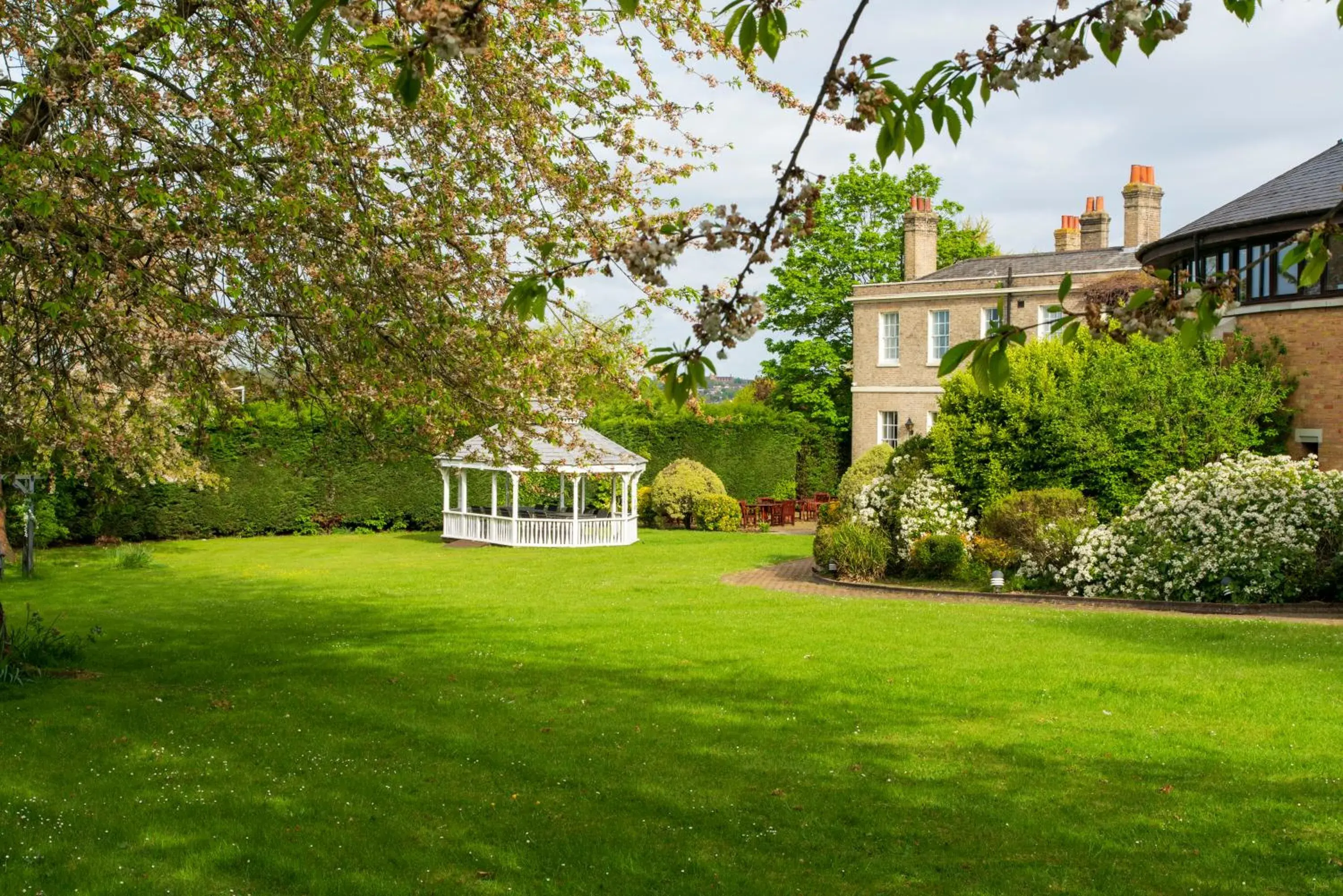 Property building in London Chigwell Prince Regent Hotel, BW Signature Collection Property building in London Chigwell Prince Regent Hotel, BW Signature Collection