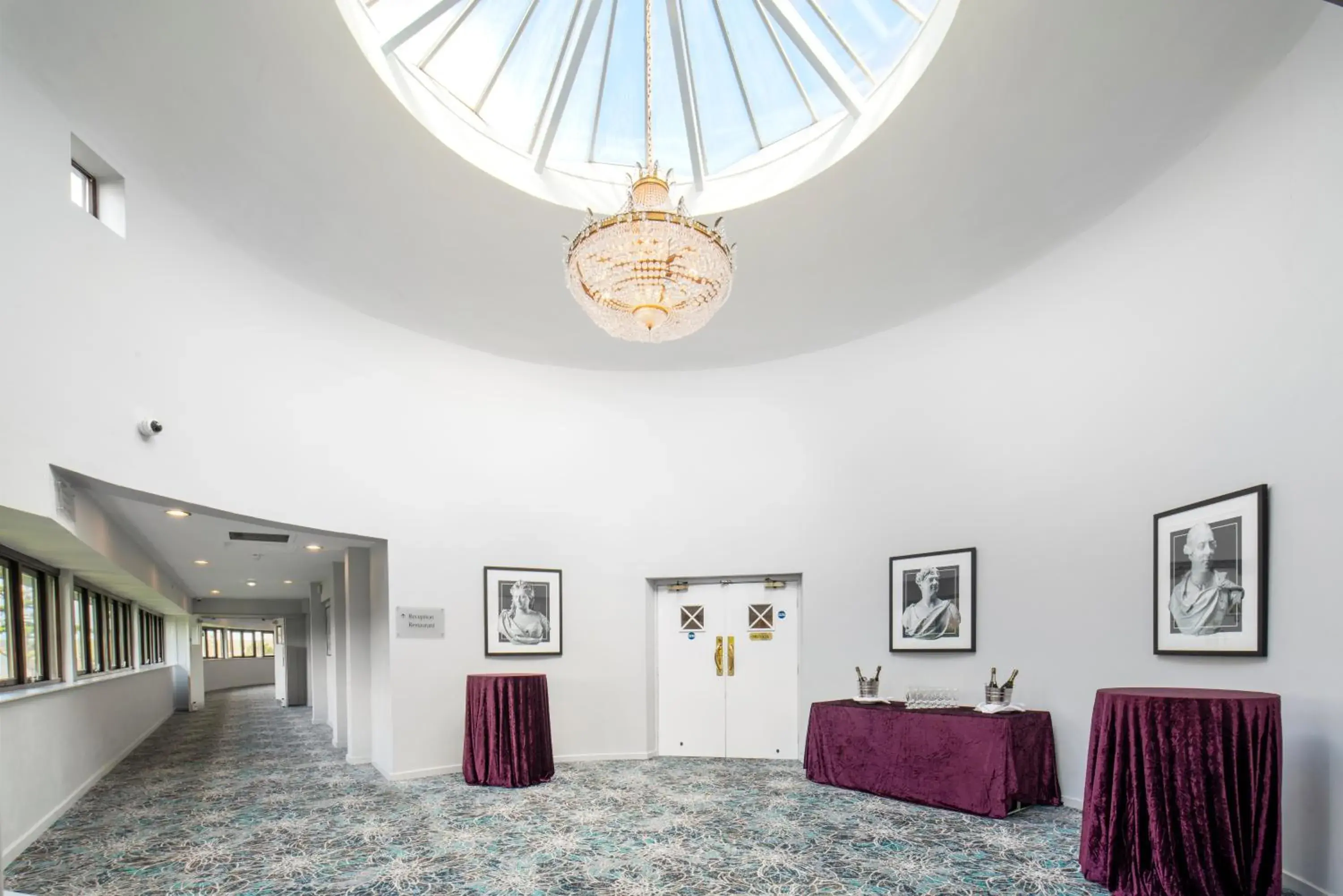 Property building, Bed in London Chigwell Prince Regent Hotel, BW Signature Collection Property building, Bed in London Chigwell Prince Regent Hotel, BW Signature Collection