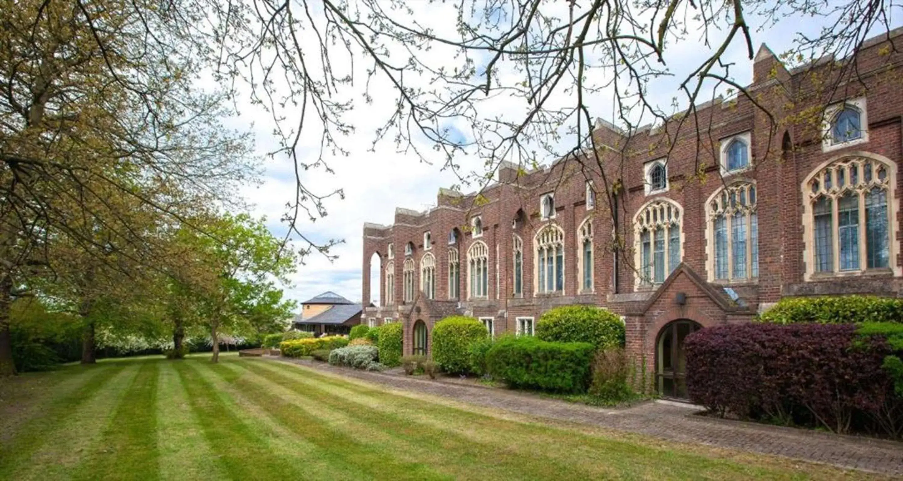 Property building in London Chigwell Prince Regent Hotel, BW Signature Collection Property building in London Chigwell Prince Regent Hotel, BW Signature Collection