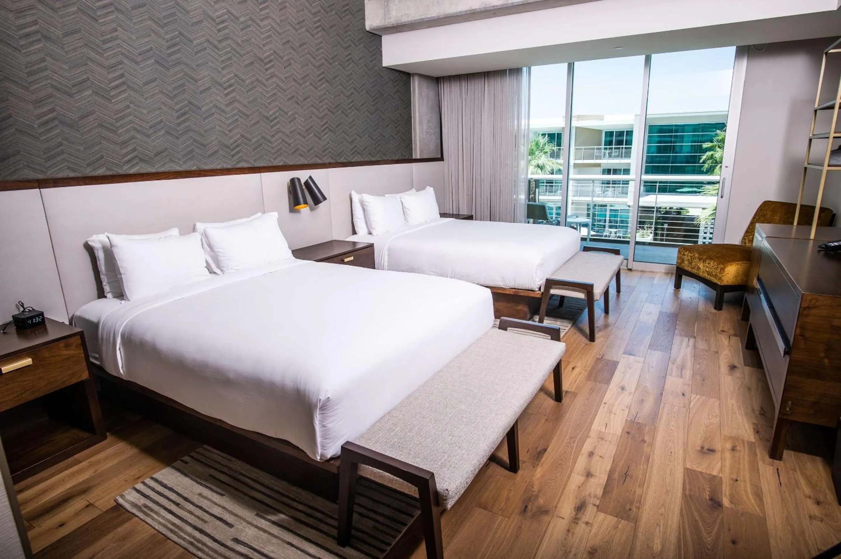 Bedroom, Bed in Mountain Shadows Resort Scottsdale