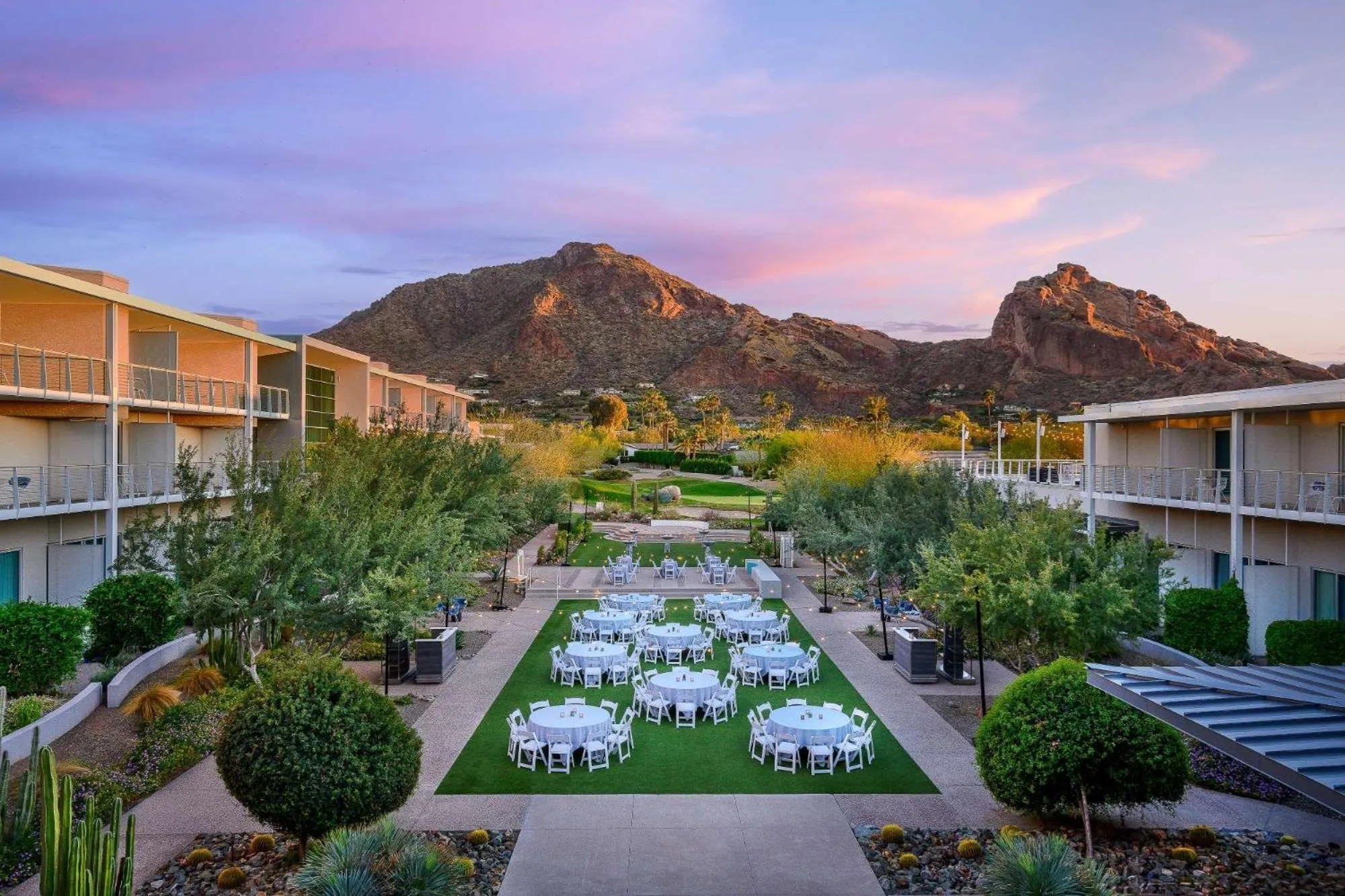 wedding in Mountain Shadows Resort Scottsdale