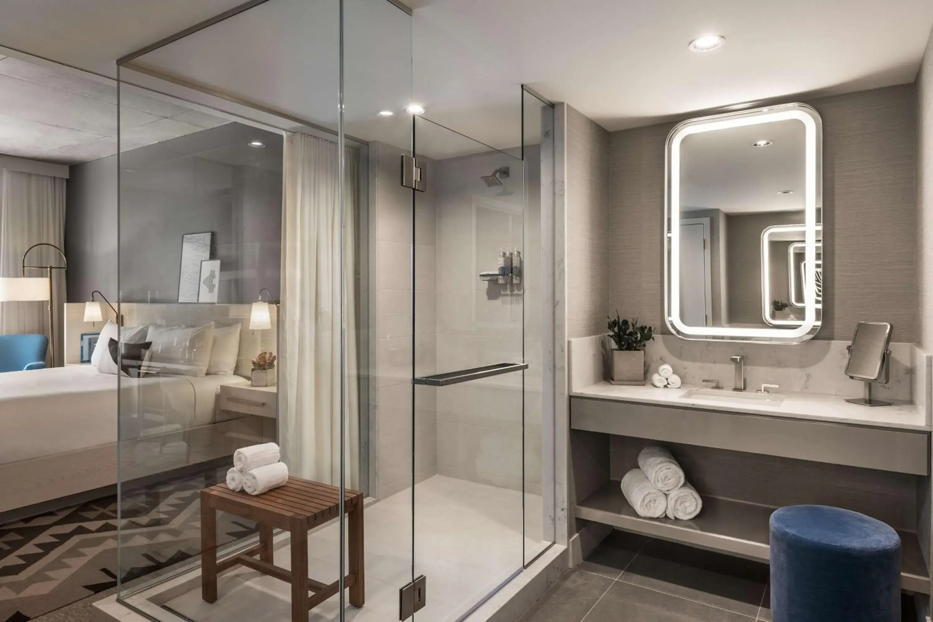 Signature Premium Queen in Mountain Shadows Resort Scottsdale Signature Premium Queen in Mountain Shadows Resort Scottsdale