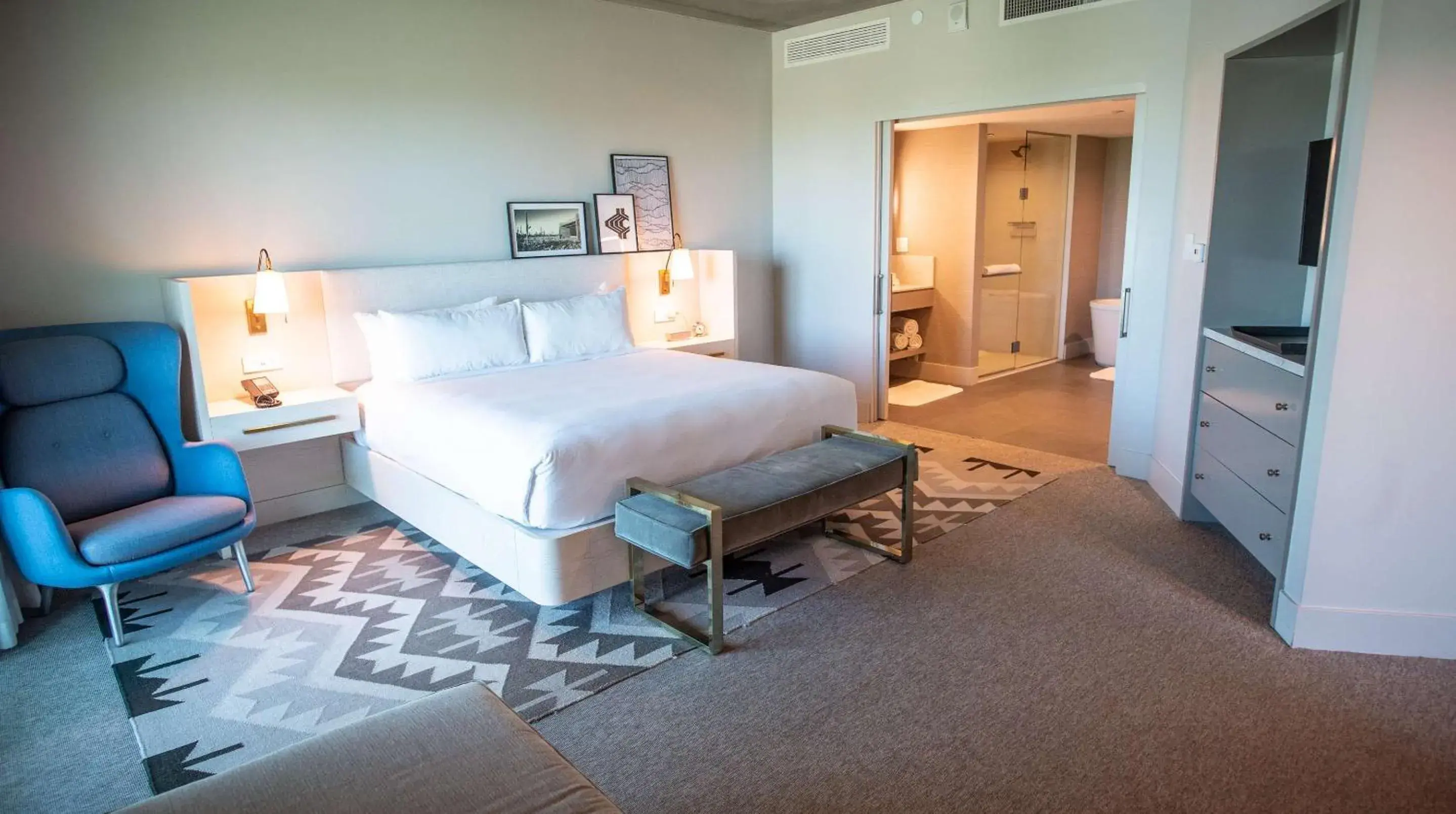 Bedroom, Bed in Mountain Shadows Resort Scottsdale Bedroom, Bed in Mountain Shadows Resort Scottsdale