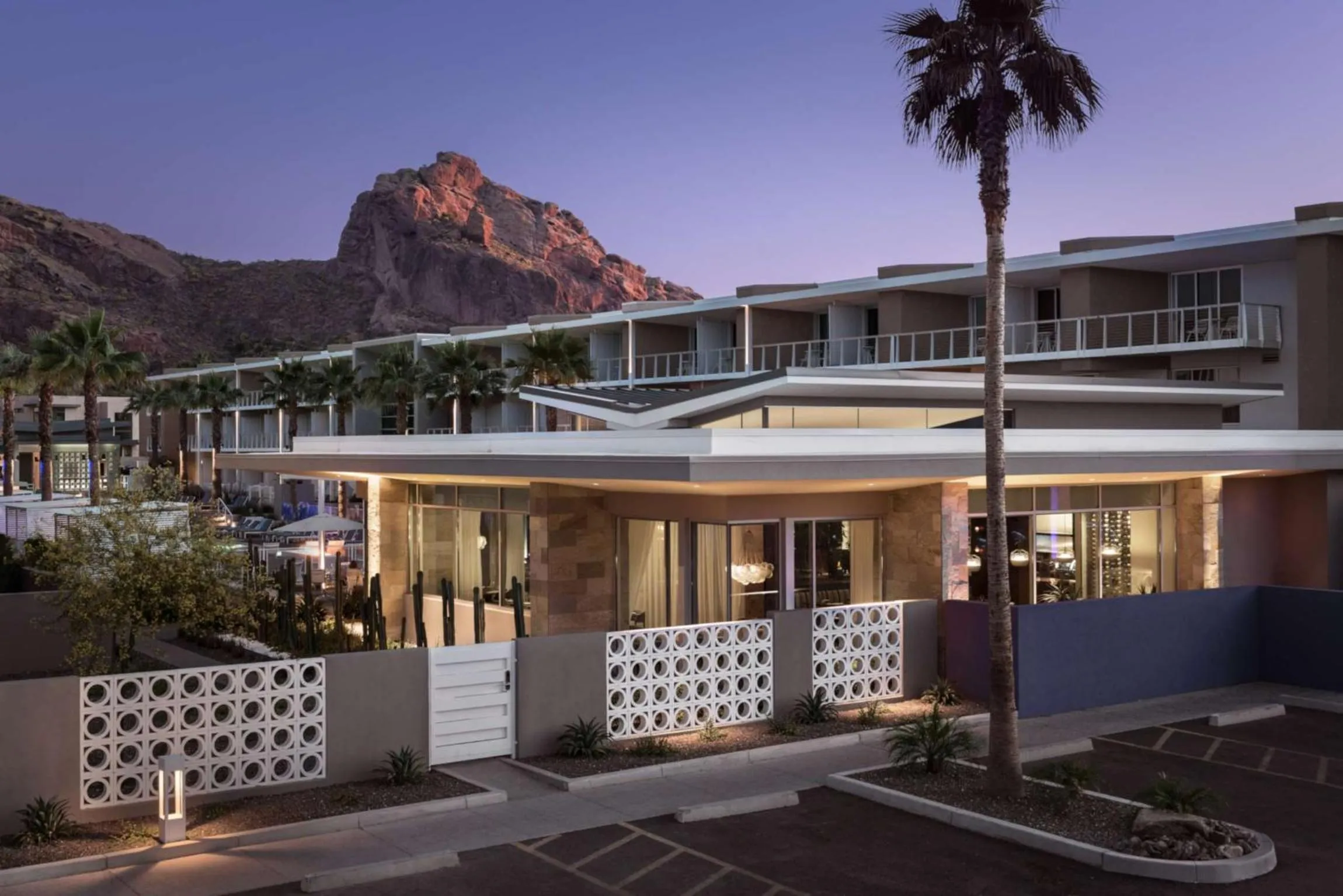 Property building in Mountain Shadows Resort Scottsdale