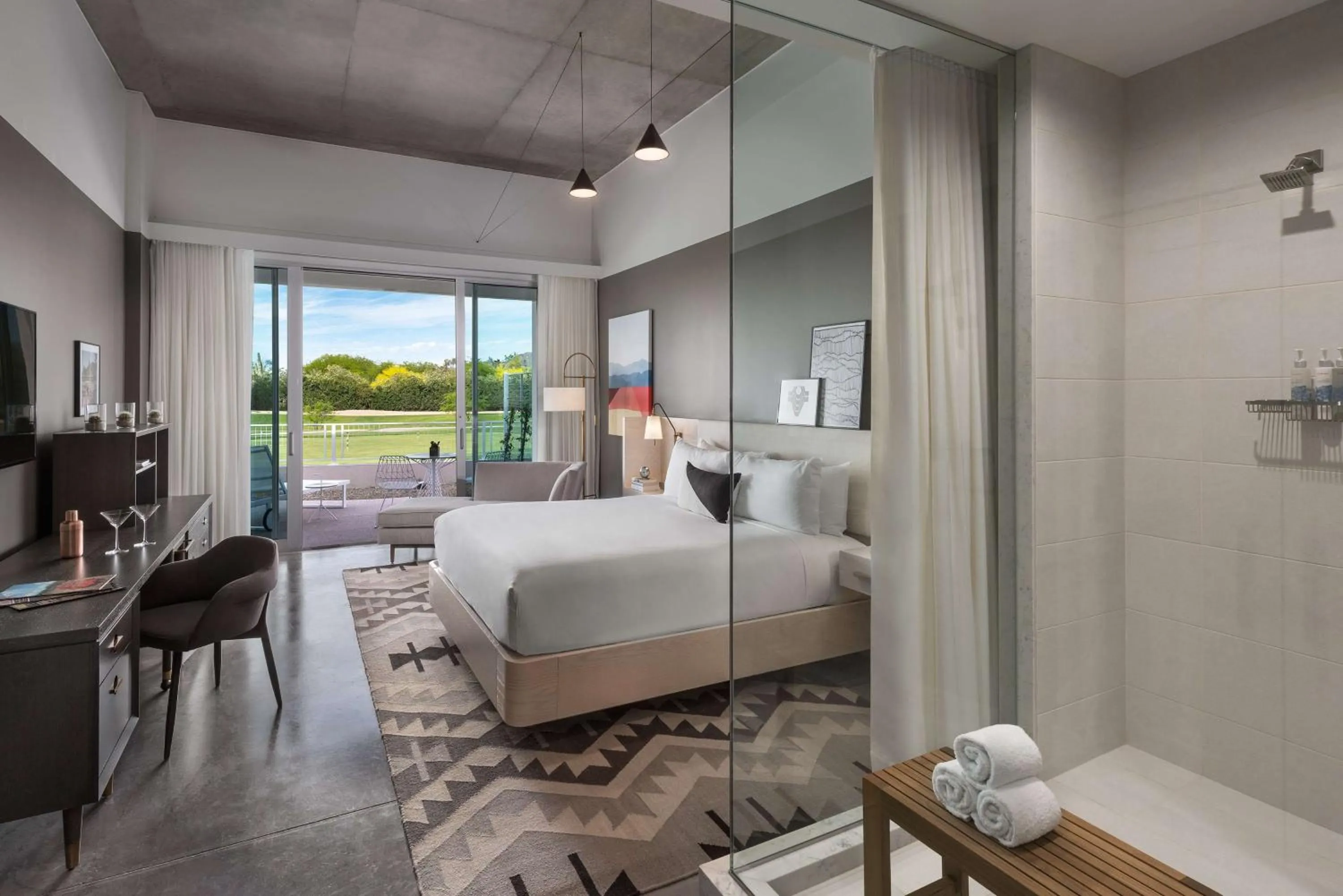 Bedroom, Bed in Mountain Shadows Resort Scottsdale