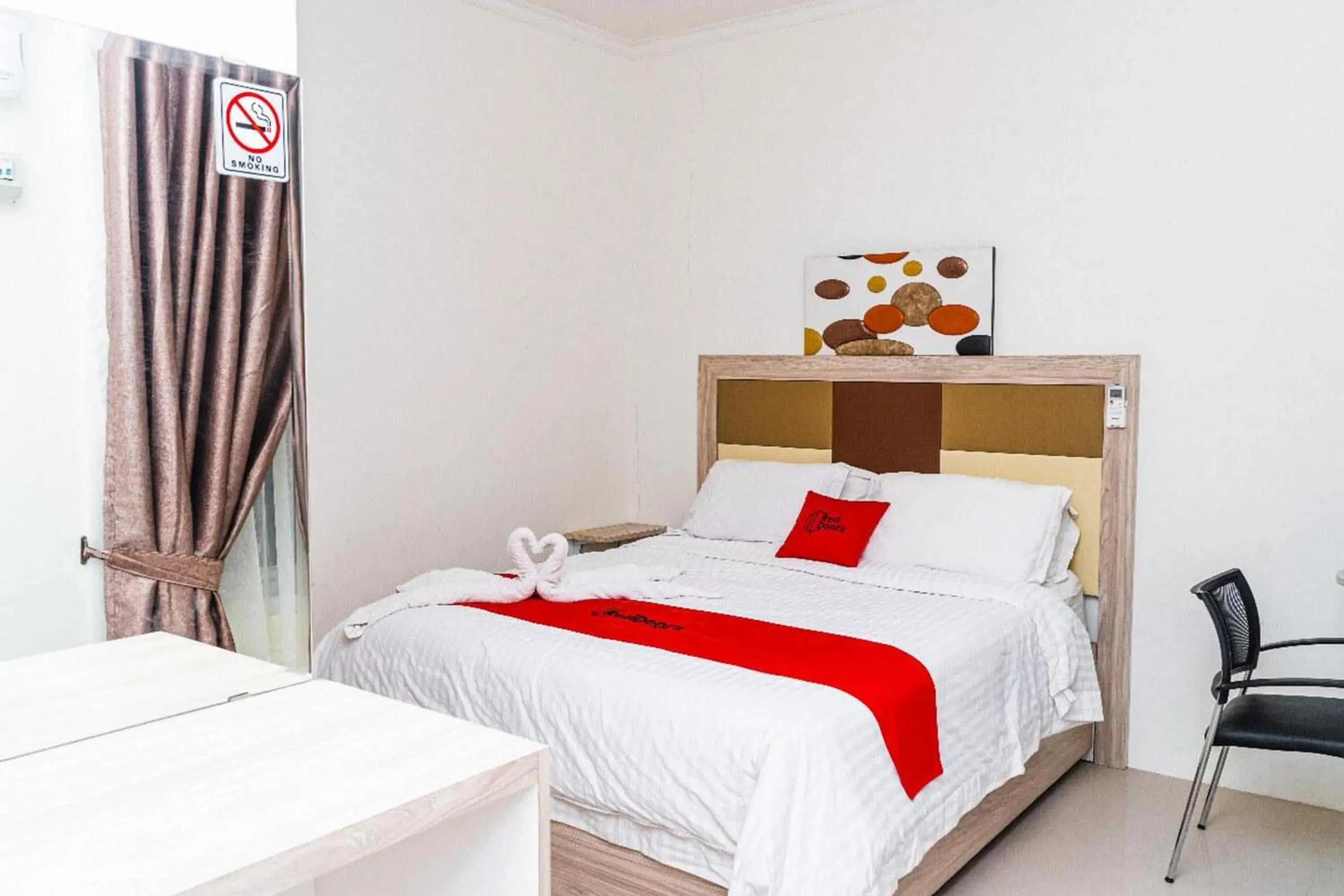 Bedroom, Bed in RedDoorz near Exit Toll Bogor Bedroom, Bed in RedDoorz near Exit Toll Bogor