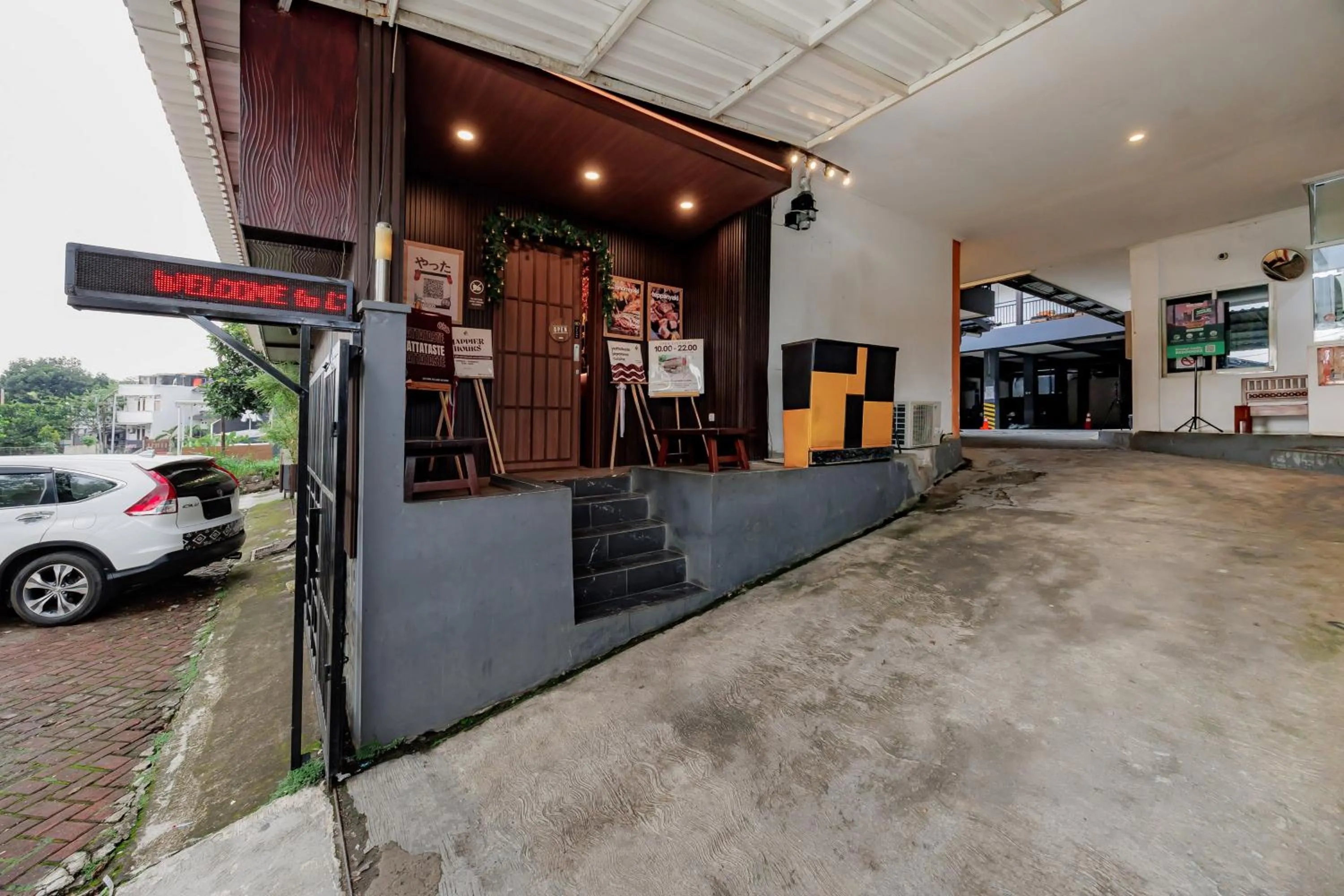 Property building in RedDoorz near Exit Toll Bogor