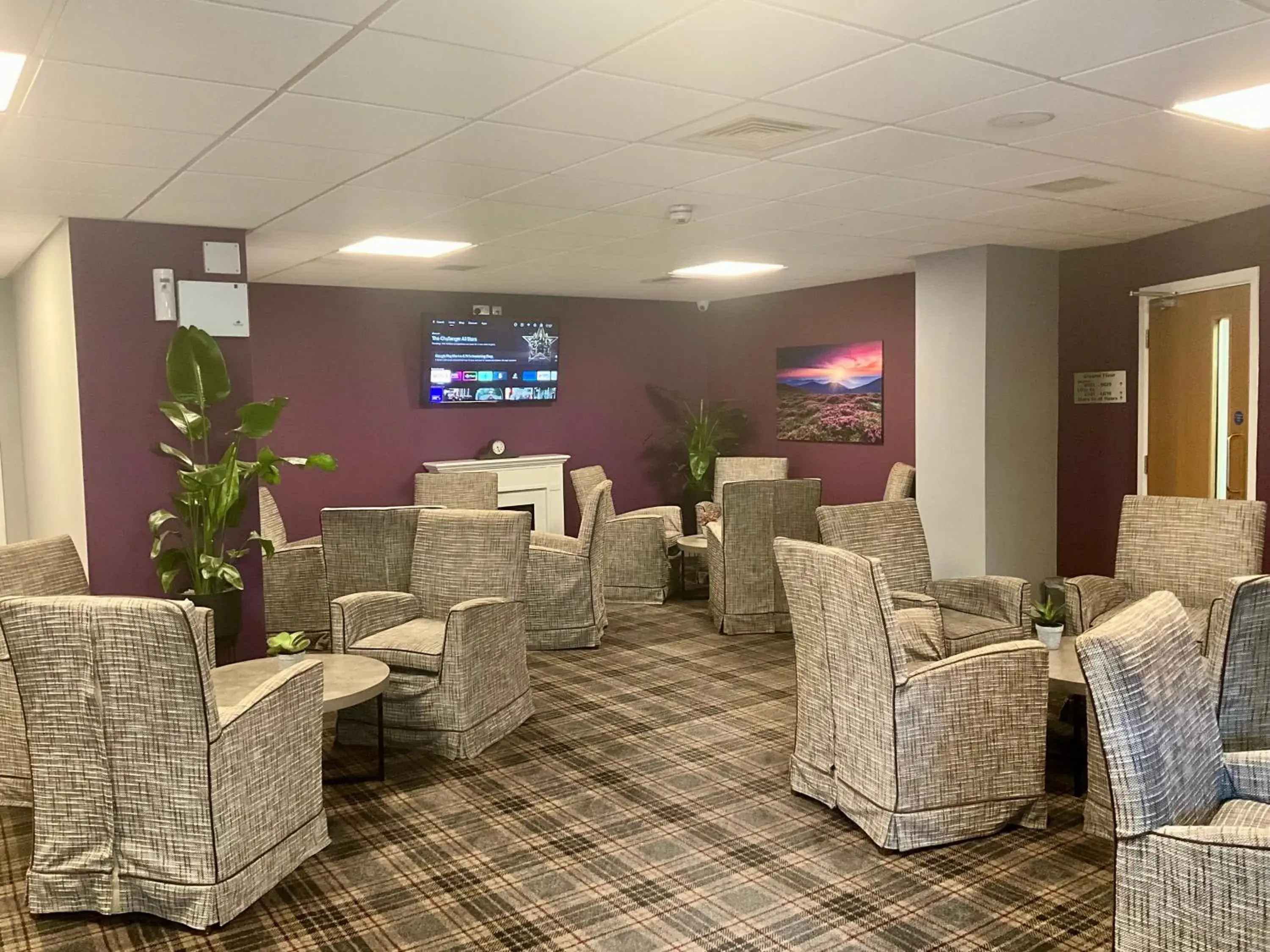 Seating area in Britannia Edinburgh Hotel Seating area in Britannia Edinburgh Hotel