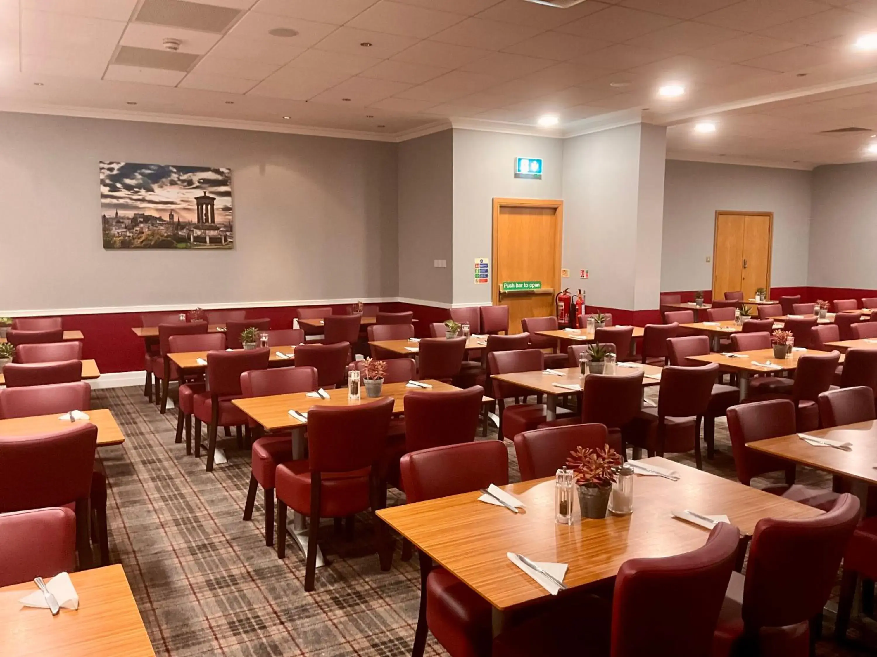 Restaurant/places to eat in Britannia Edinburgh Hotel Restaurant/places to eat in Britannia Edinburgh Hotel
