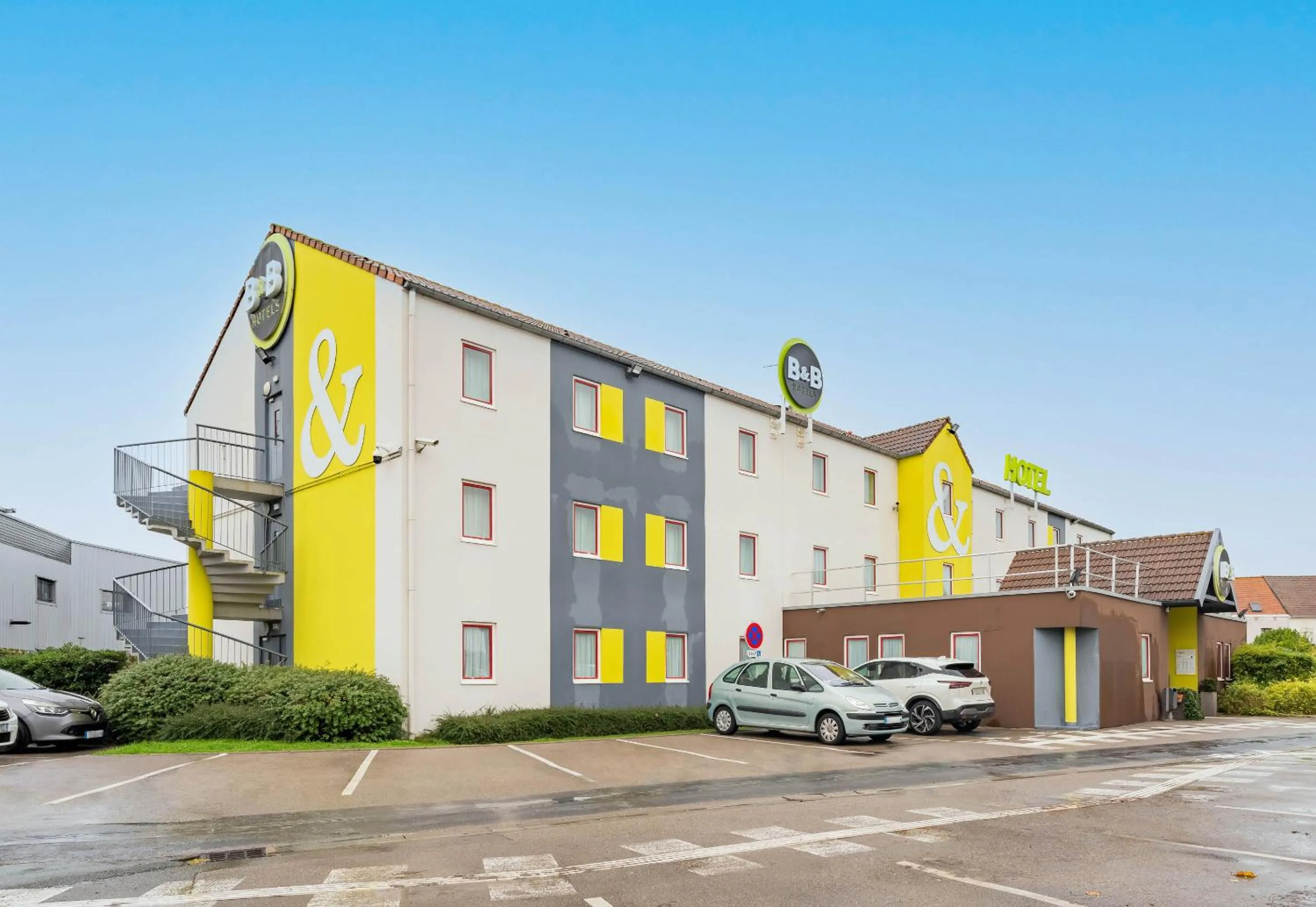 Property building in B&B HOTEL Calais Centre St Pierre