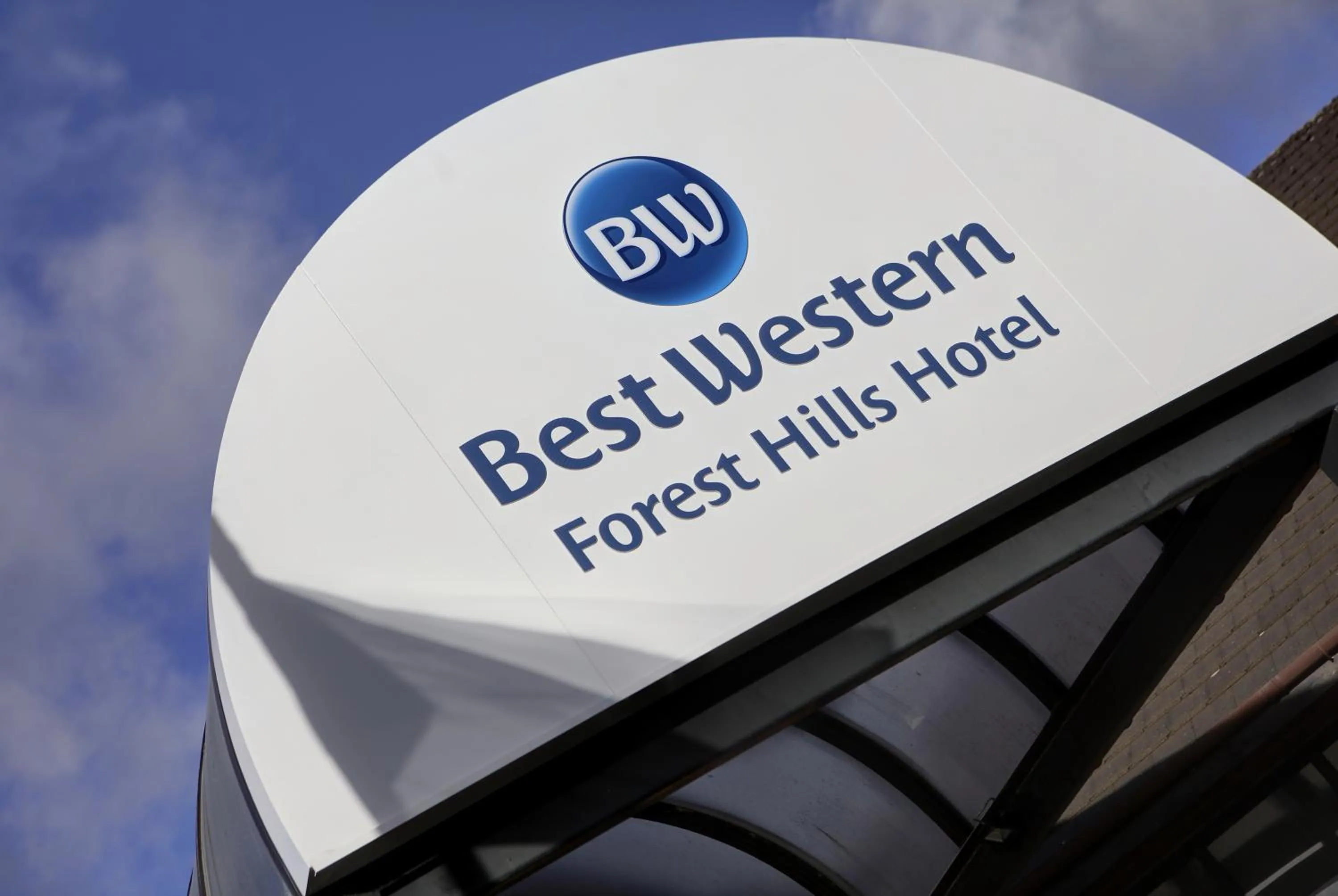 Facade/entrance in Best Western Frodsham Forest Hills Hotel