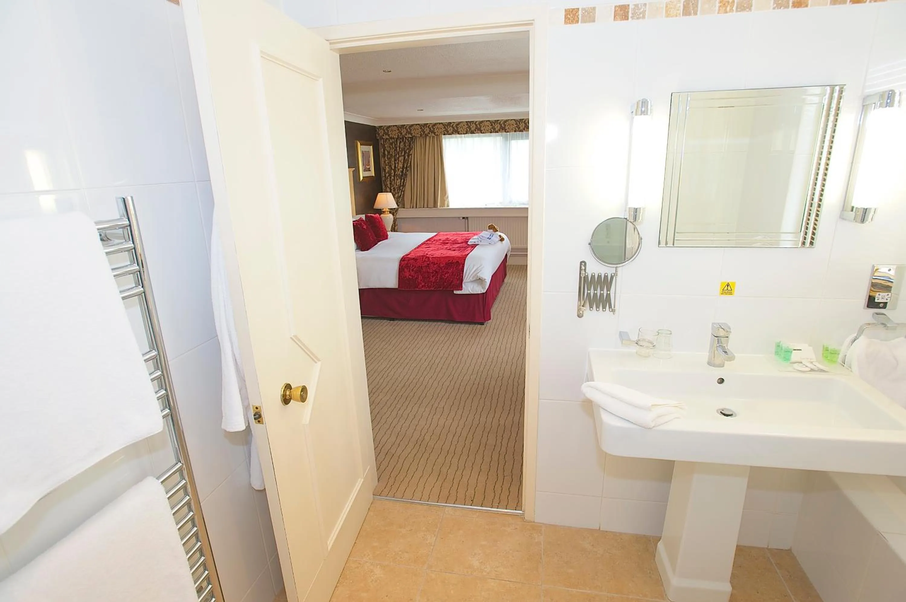 Bathroom, Bed in Best Western Frodsham Forest Hills Hotel