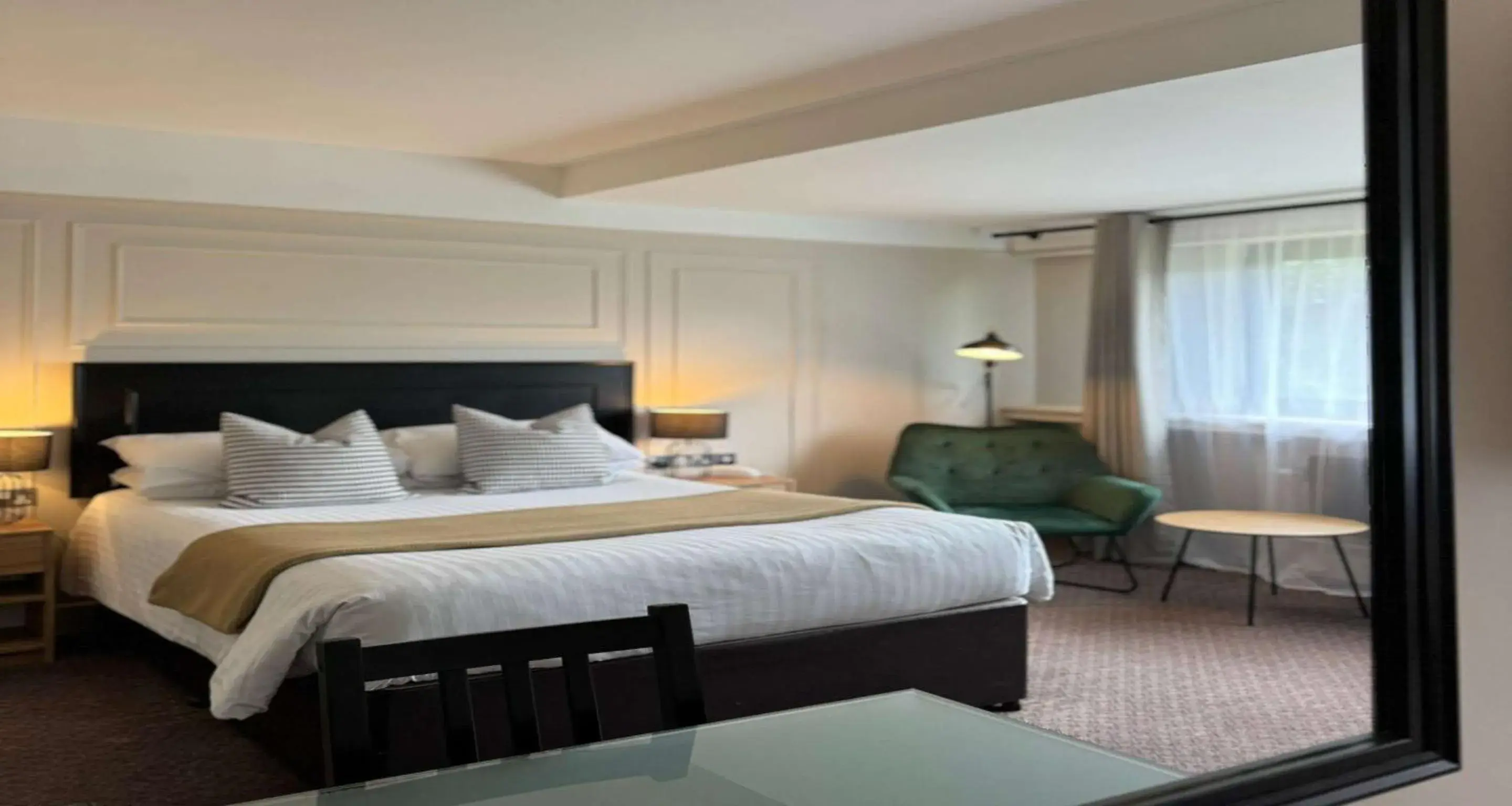 Bedroom, Bed in Best Western Frodsham Forest Hills Hotel Bedroom, Bed in Best Western Frodsham Forest Hills Hotel