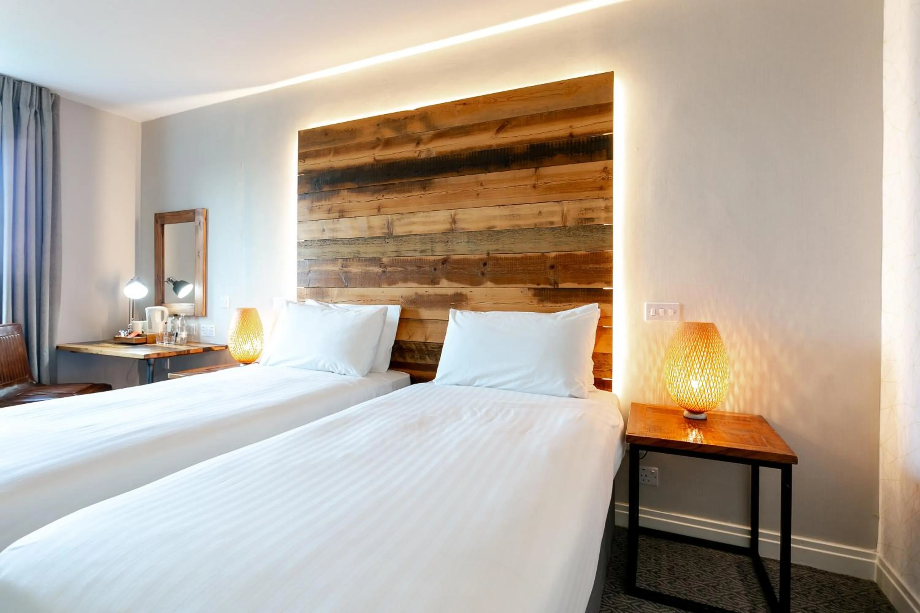 Bed in Cedar Court Bradford Hotel