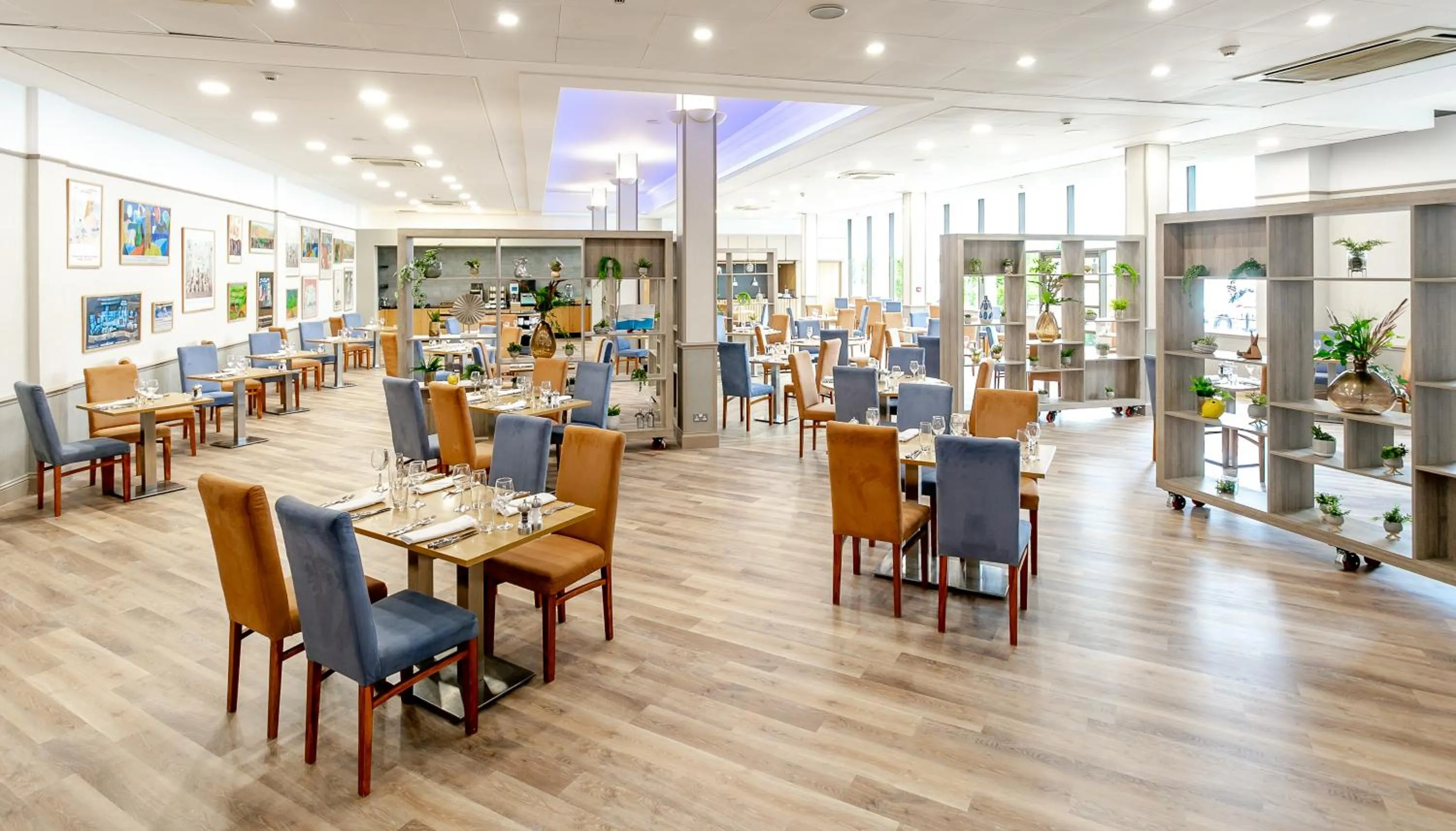 Restaurant/places to eat in Cedar Court Bradford Hotel