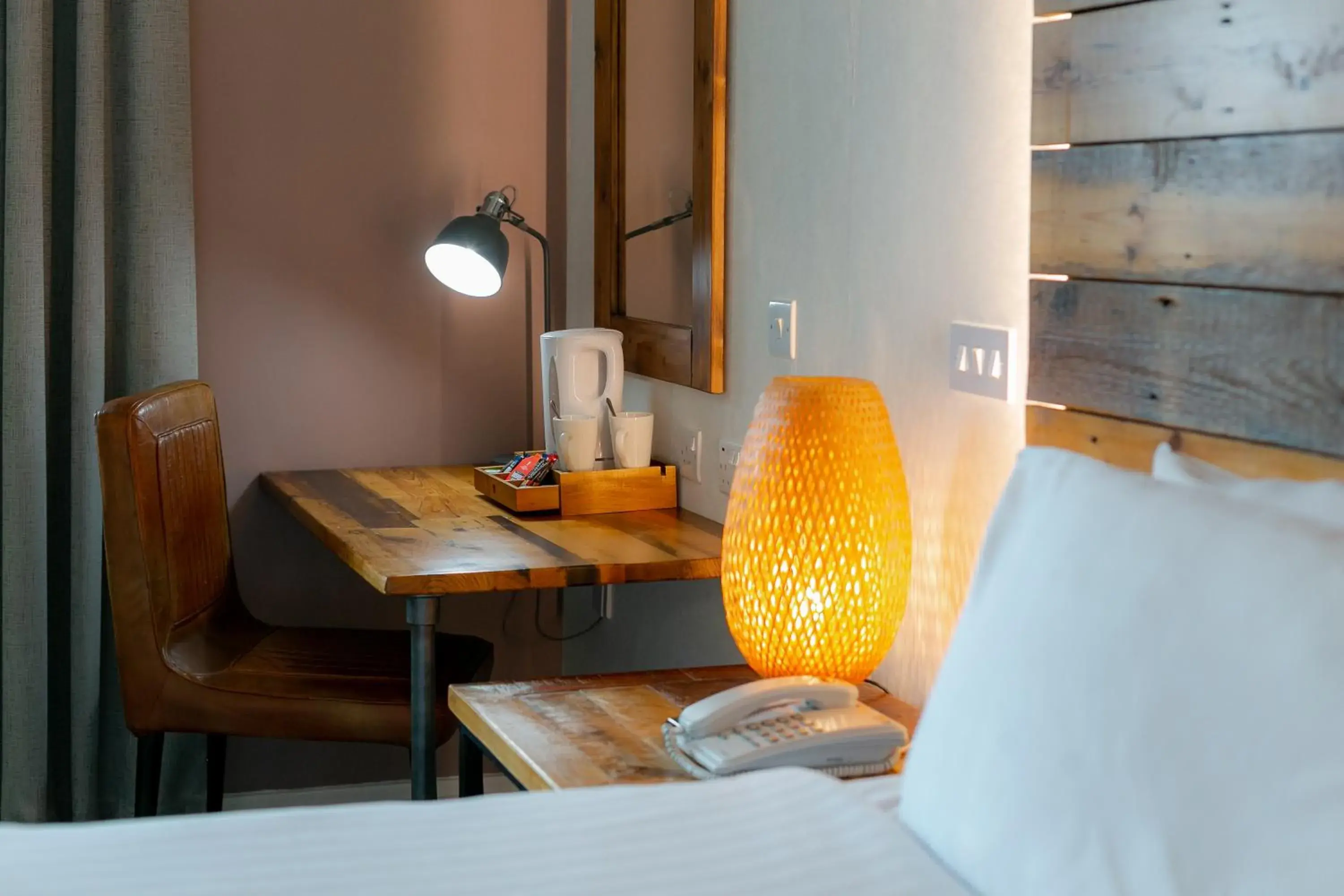 Bedroom, Bed in Cedar Court Bradford Hotel Bedroom, Bed in Cedar Court Bradford Hotel